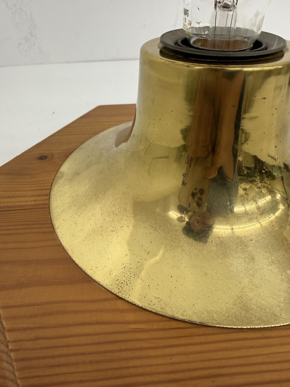 Vintage Zeshoekige Wandlamp Van Grenenhout En Messing, Jaren 1970 photo 242.0
