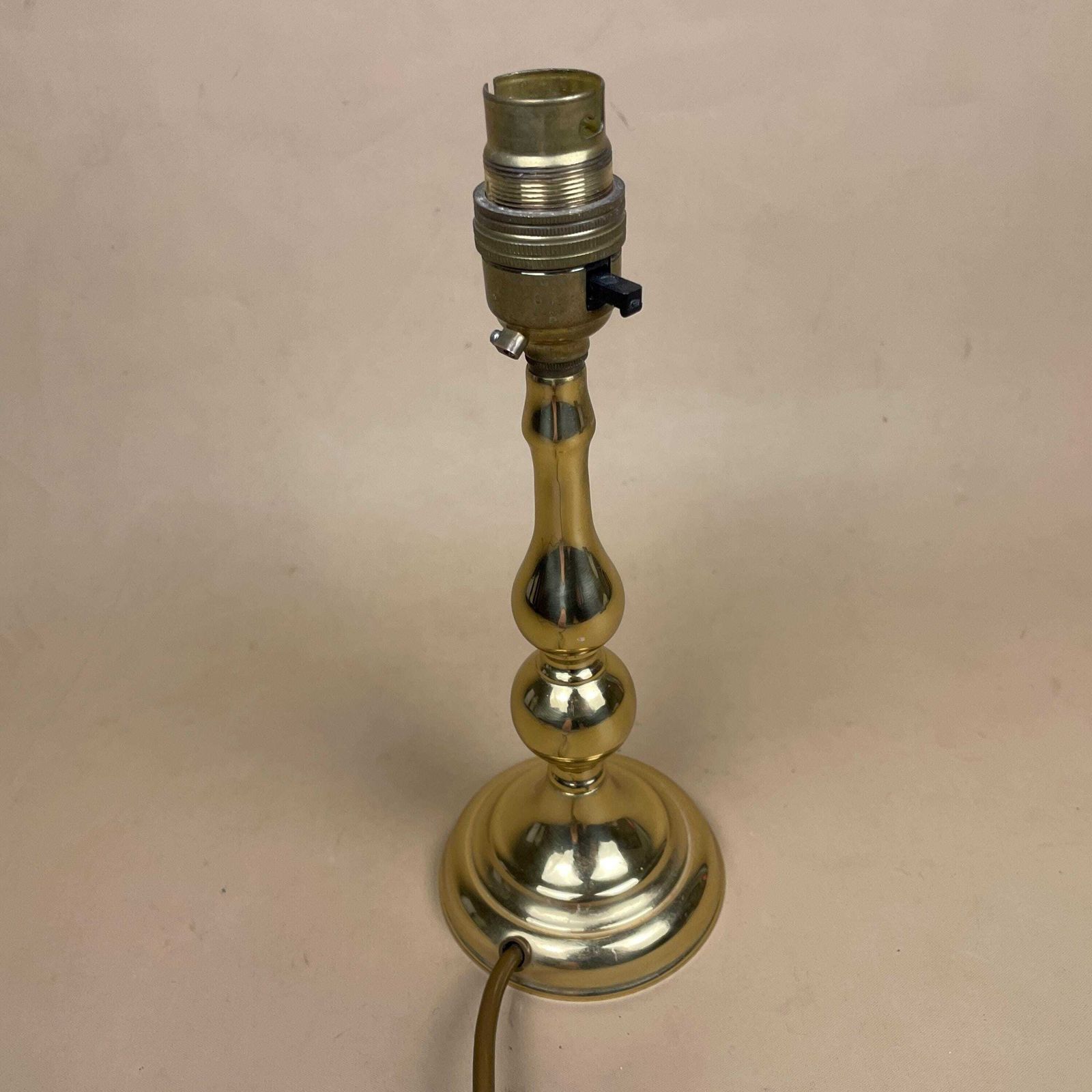 Gold Brass Metal Lamp Light Bedside Side Table Desk Column Pillar Ornate Round Base Cottage Antique Vintage Classic Candle photo vinterior