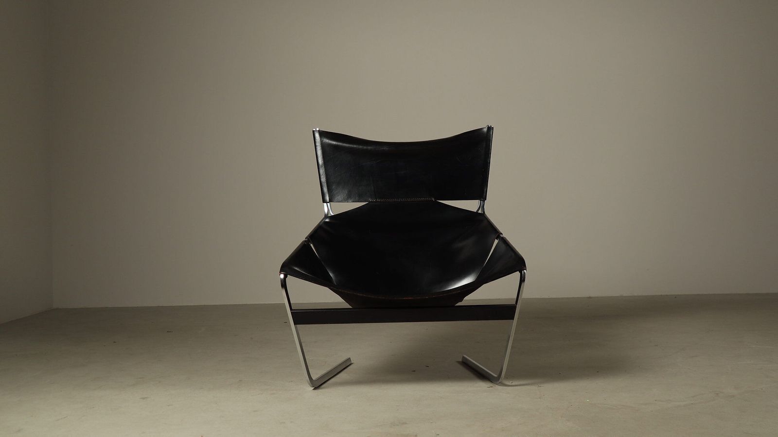 photo furniture Pierre Paulin F444 Lounge Chair For Artifort, Netherlands, 1960s