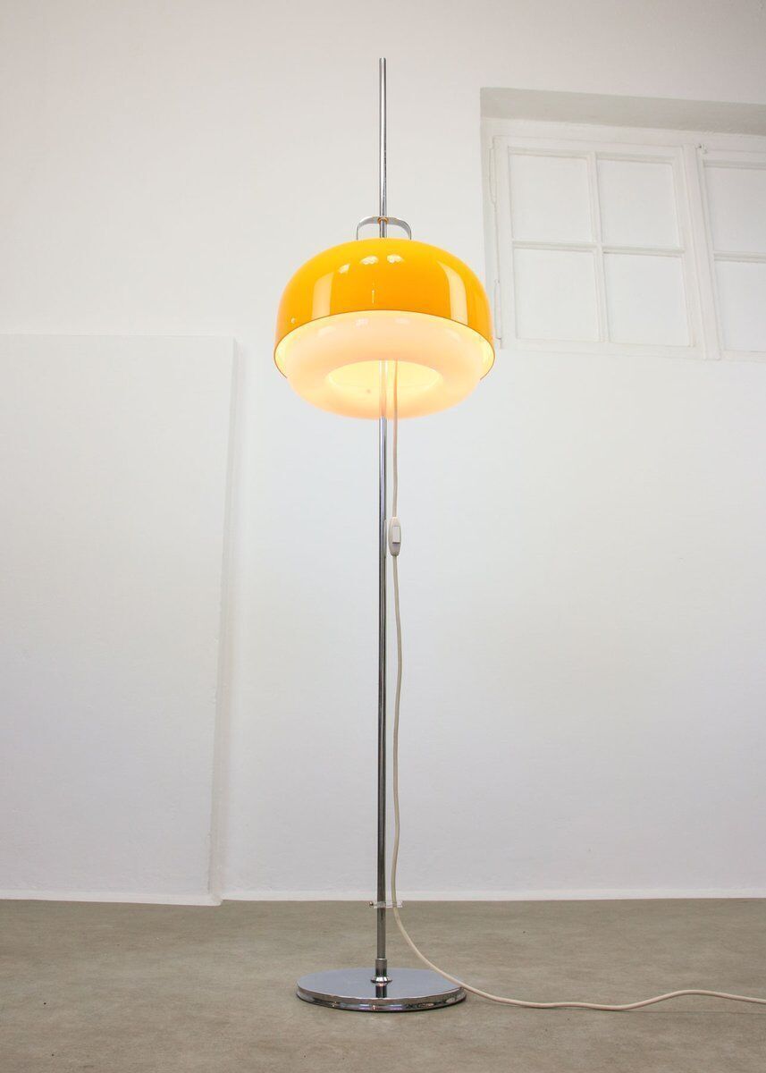 photo vinterior Space Age gele Medusa vloerlamp van Luigi Massoni voor Guzzini, jaren 1970