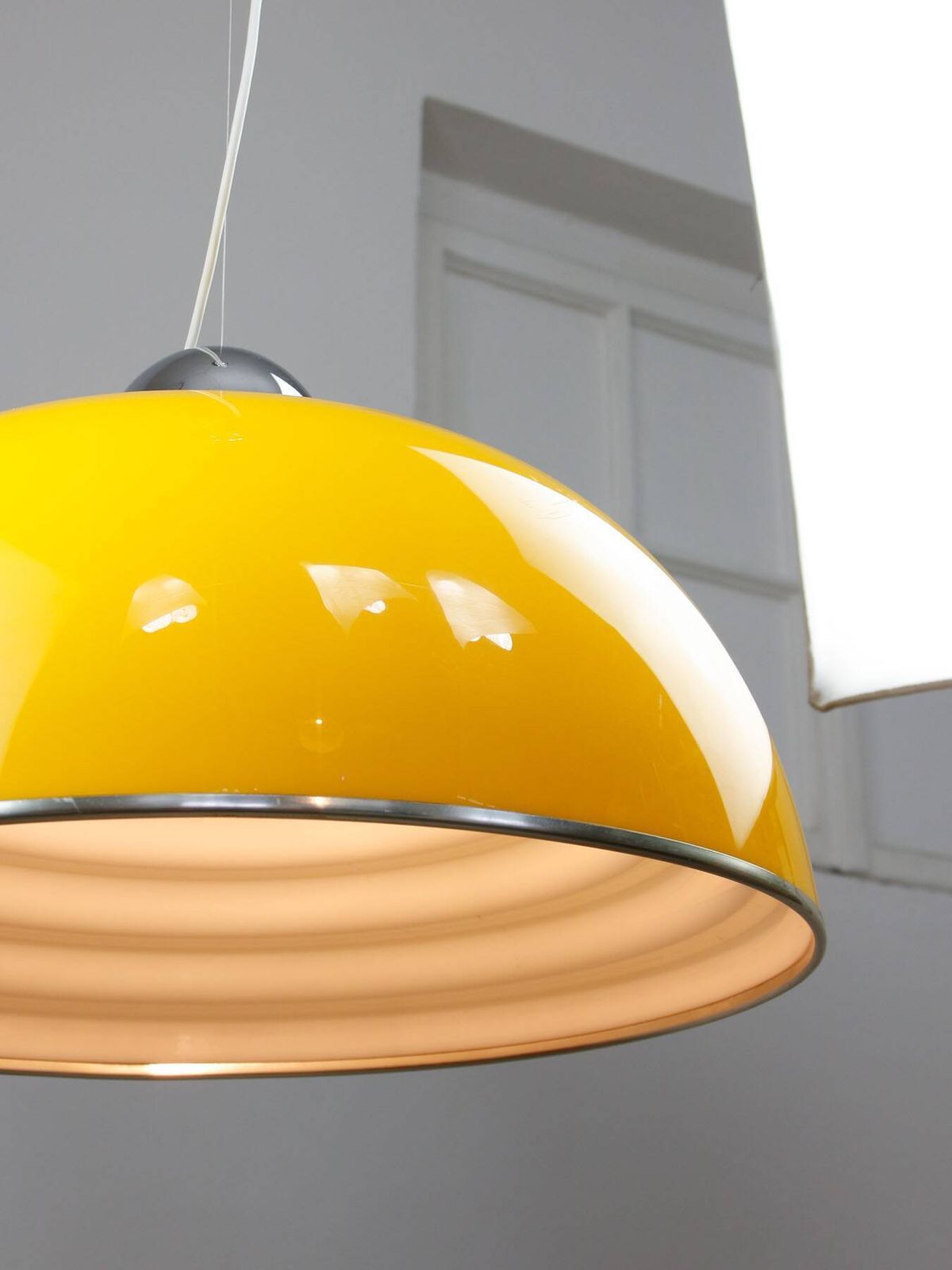 Zeldzame grote gele Space Age hanglamp van Guzzini, jaren 1970 photo furniture