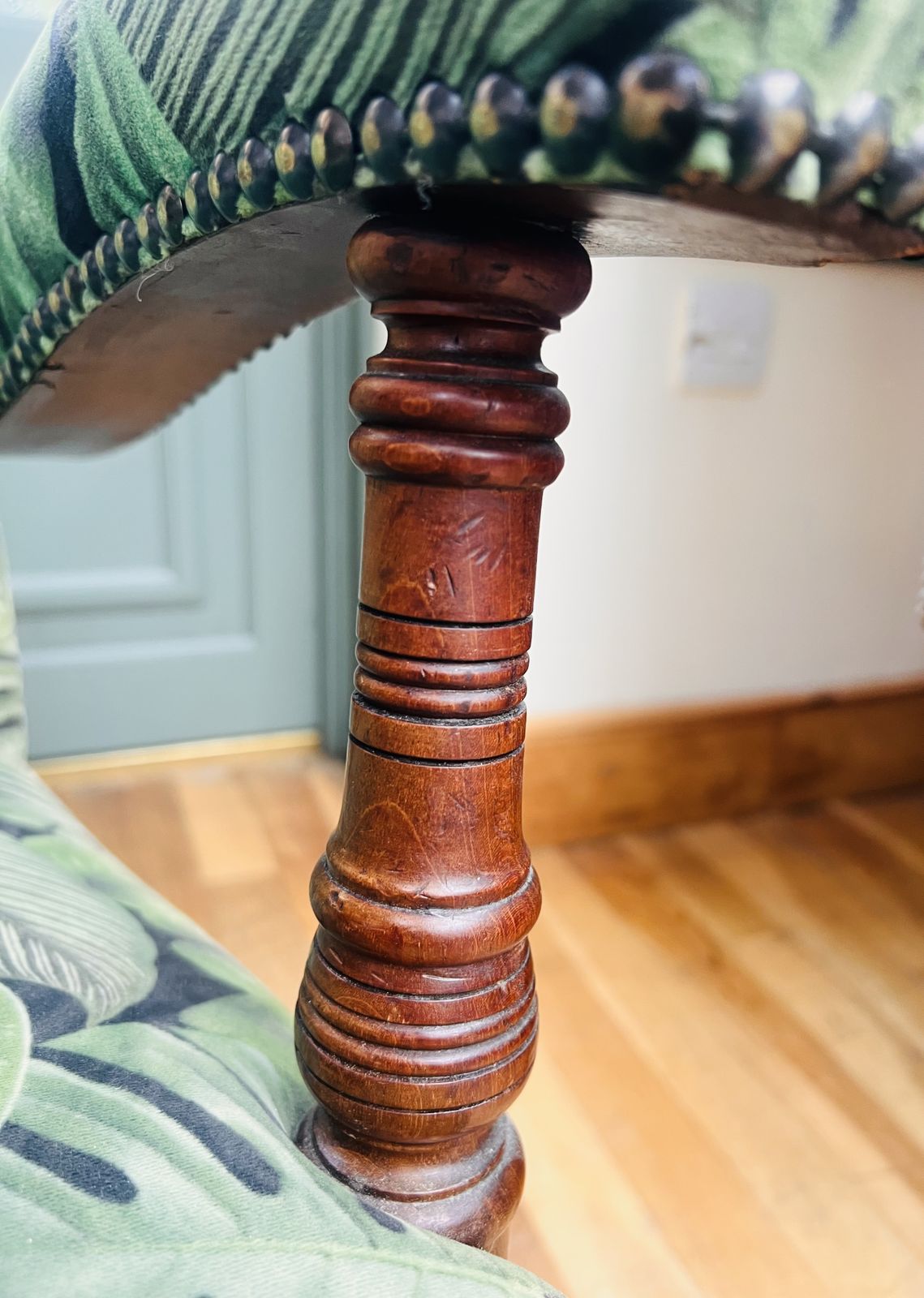photo furniture Victorian Library Chair In The Manner Of Howard & Sons