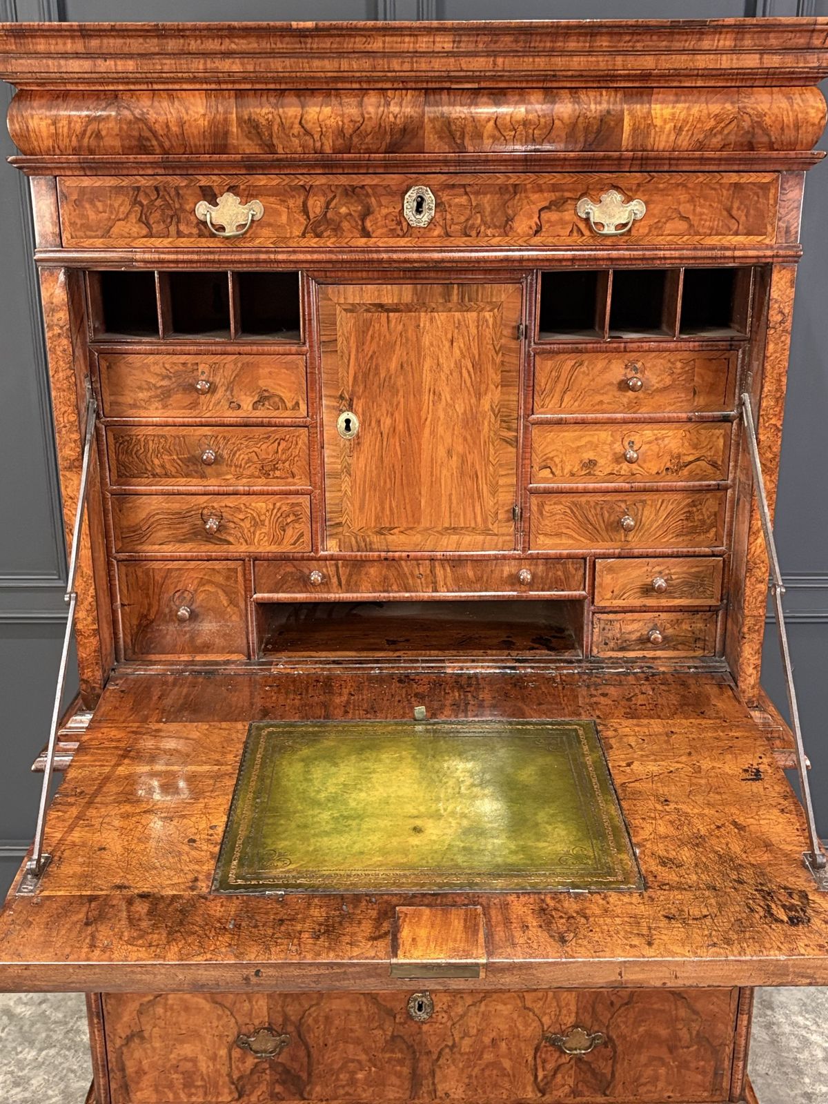 Queen Anne Walnut Secretaire Chest / Escritoire photo Furniture