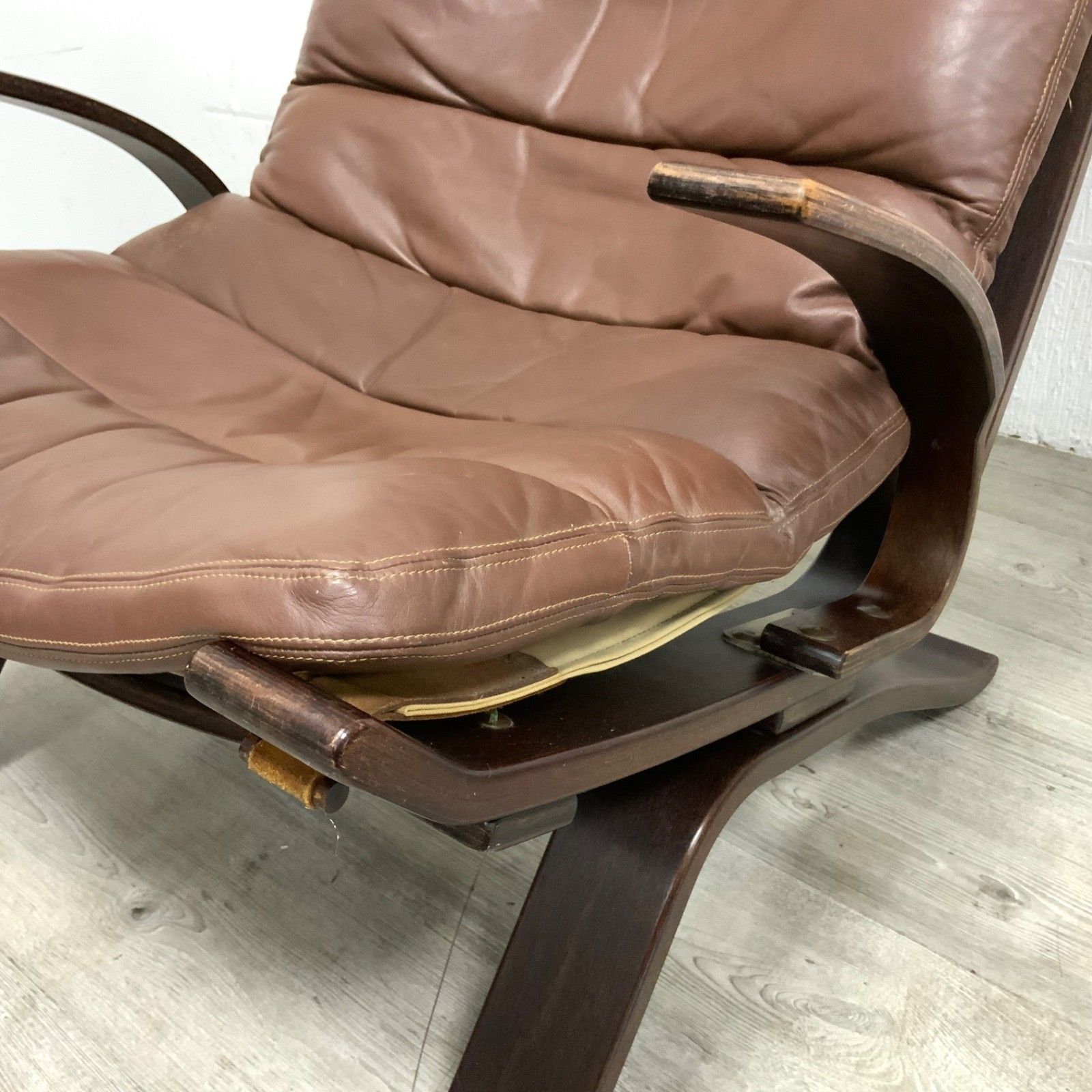 photo furniture Vintage Danish “Focus” Sling Lounge Chair  By H W Klein For Bramin Mobler 1970s