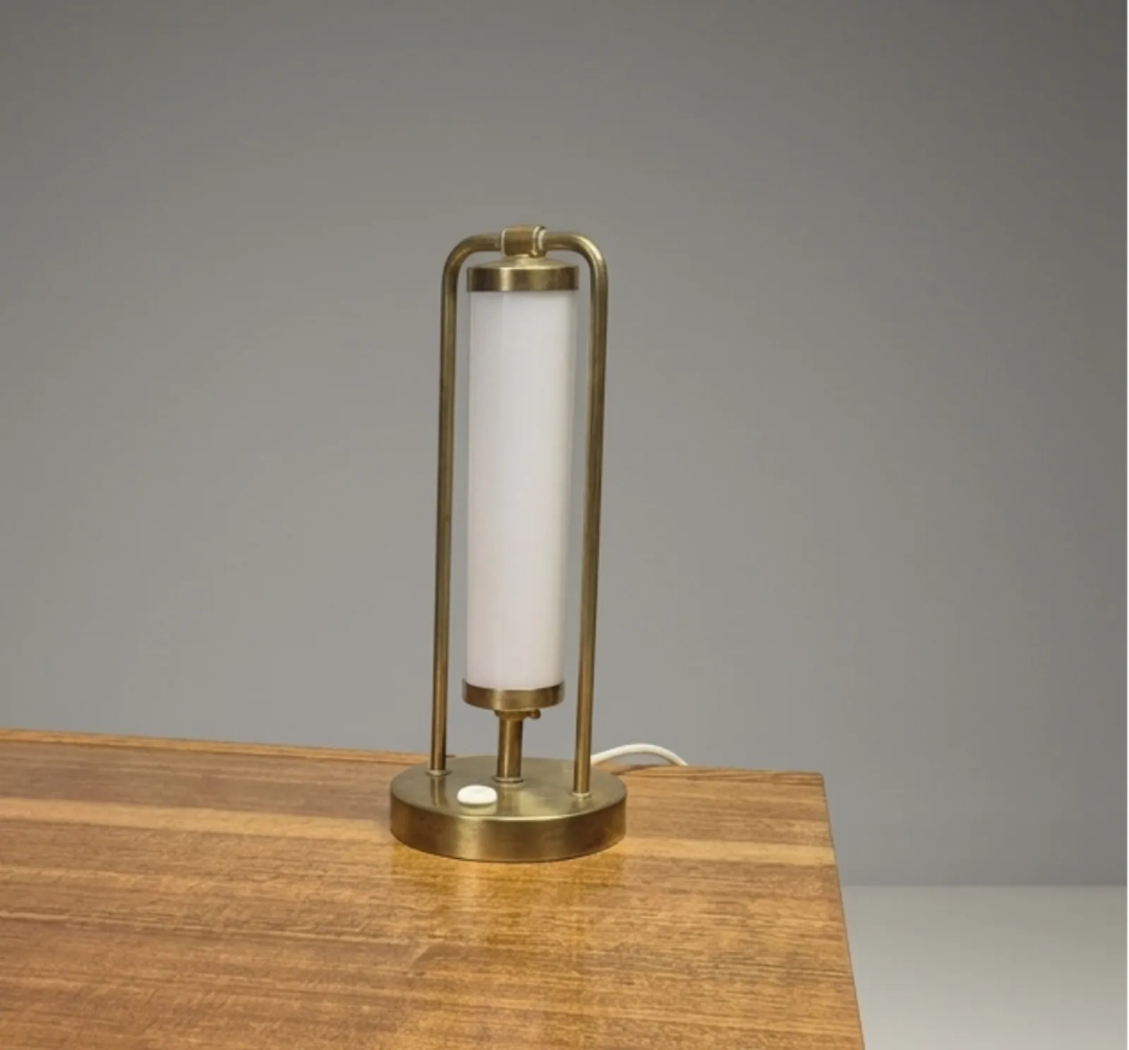 Bauhaus Tafellamp Messing & Opaalwit Glas, Jaren 1930, Tsjechië photo furniture