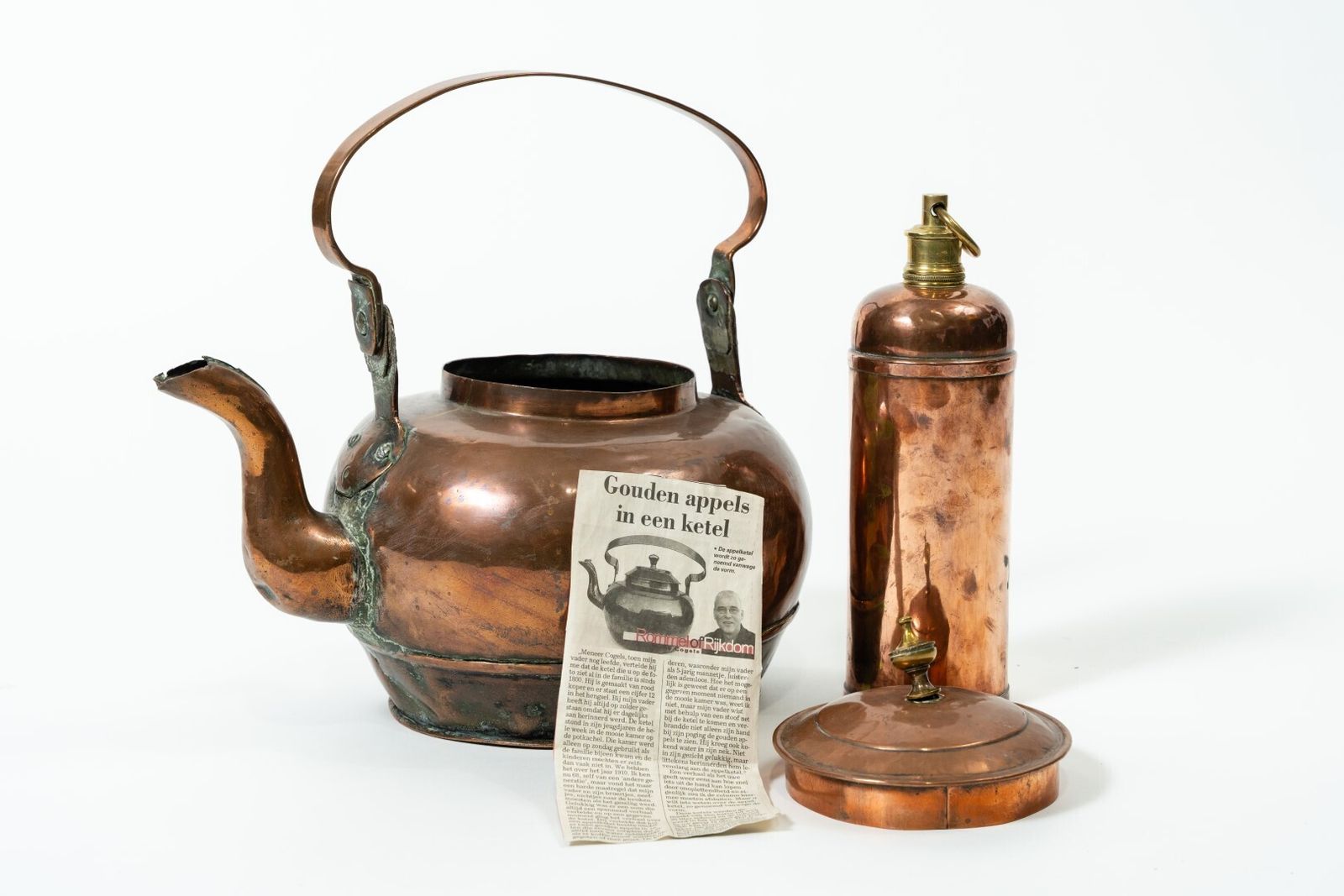Antique Copper Teapot And Copper Oil Lamp – Early 20th Century (1900–1930) photo furniture