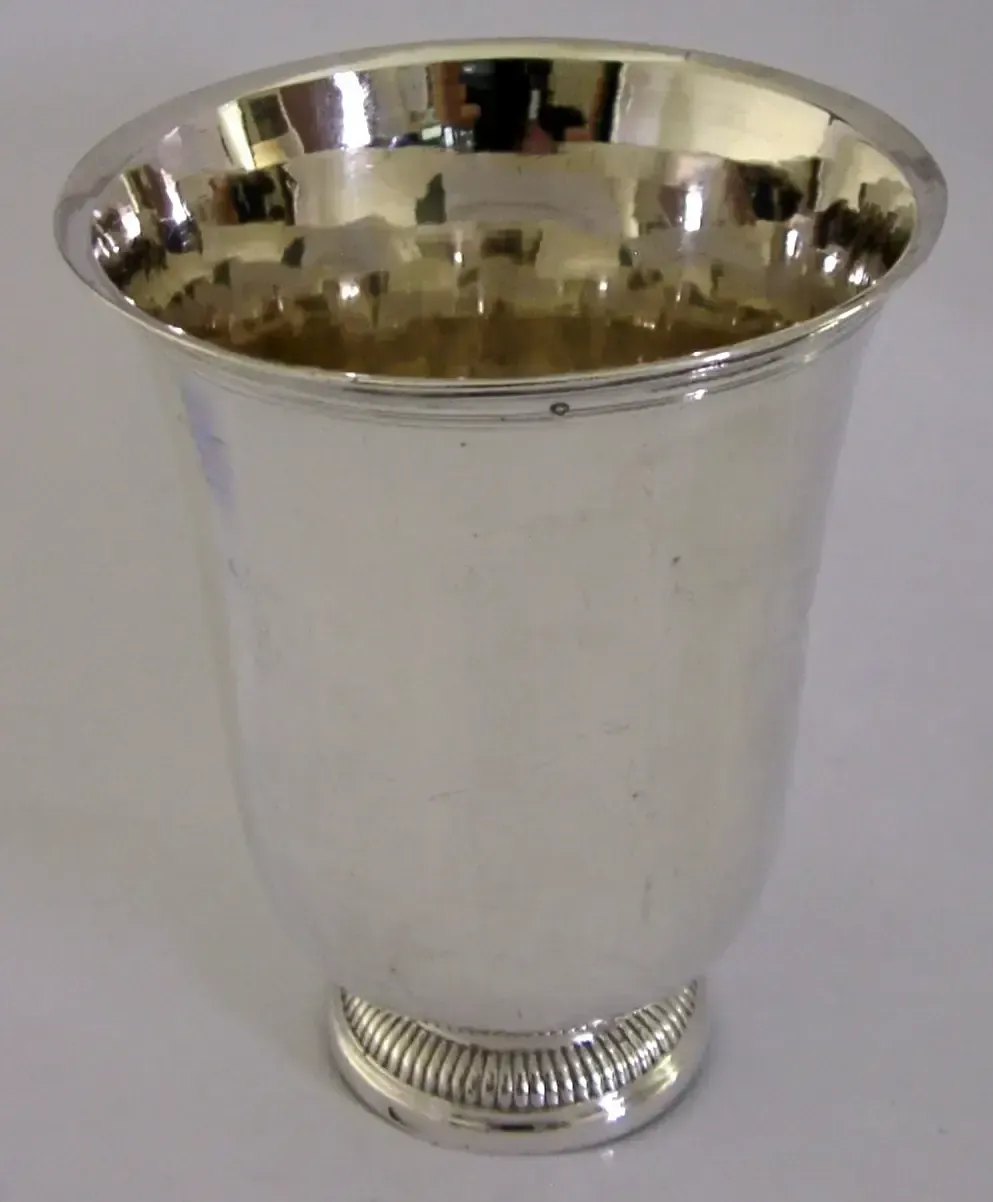 Grand gobelet en argent massif d'époque, France, avant la Révolution, vers 1760, 160 g, XVIIIe siècle photo furniture