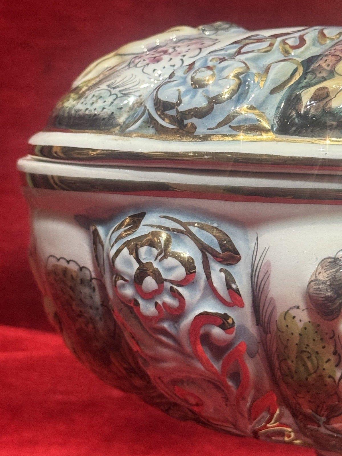 Capodimonte Porcelain Ornemental Putti/ Floral Sprays Lidded Jardiniere Vase photo buy