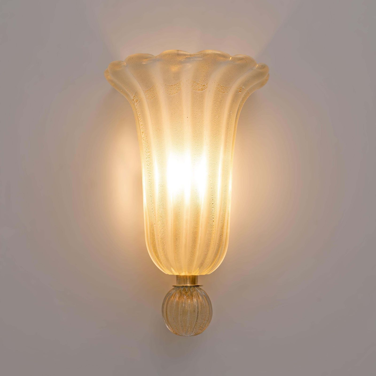 Paar Murano glazen wandlampen met goudstofinsluitsels photo Verlichting