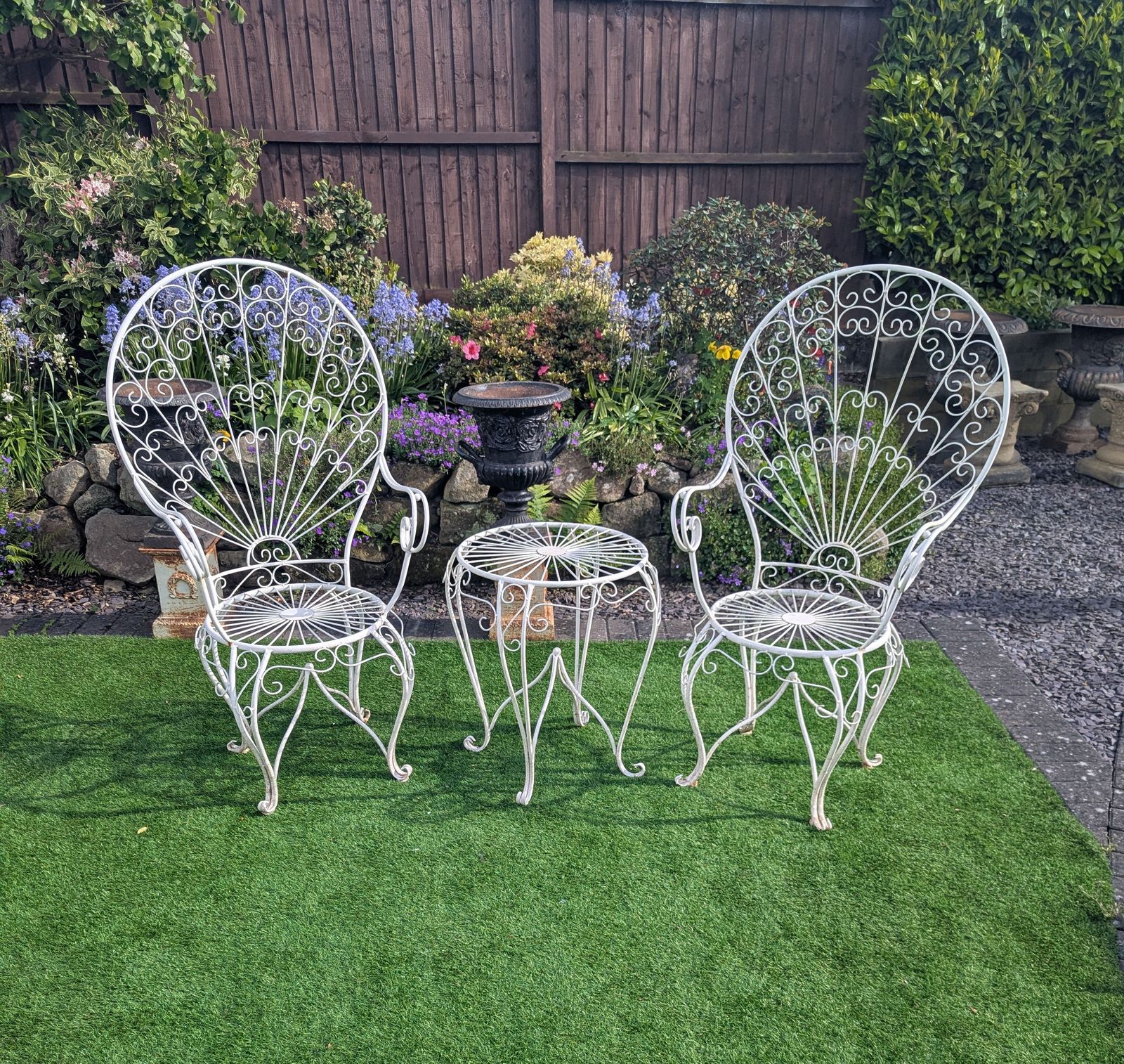 Salon de jardin vintage en métal, motif paon, décor ajouré et volutes, livraison disponible 0323 photo furniture