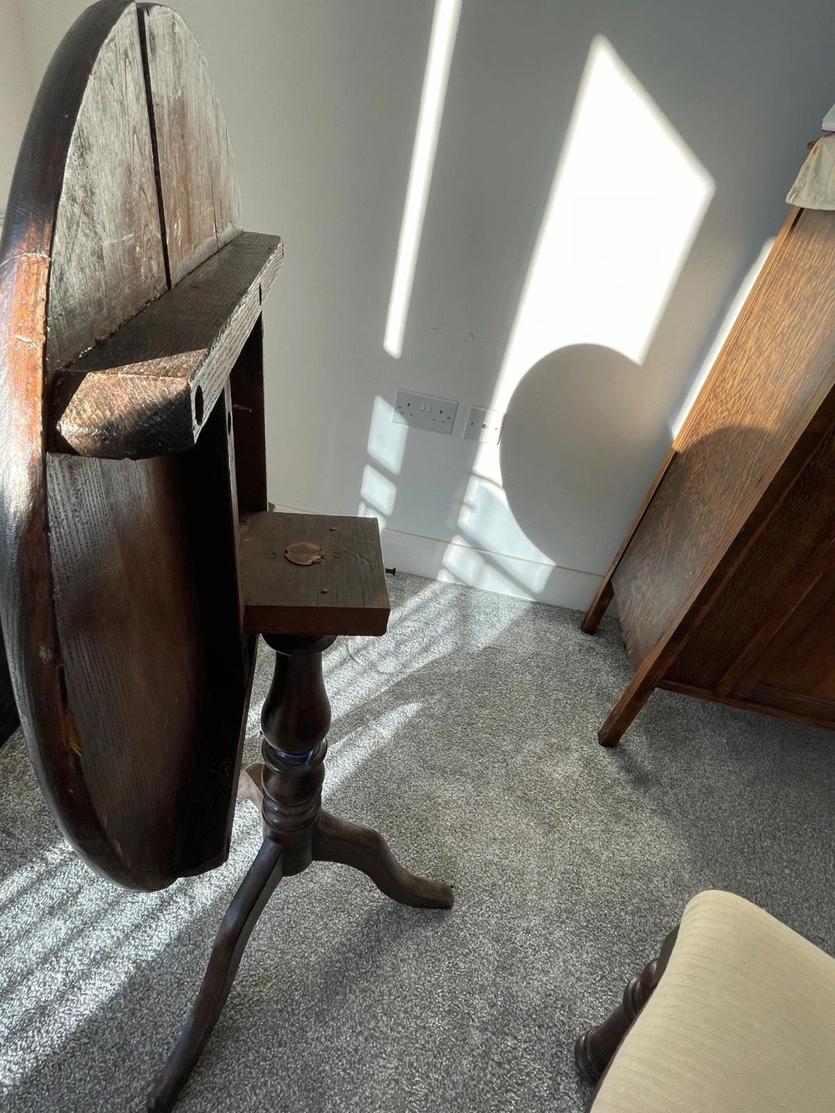 photo furniture Antique Dark Oak Tilt Top Tripod Pedestal Side Tea Table