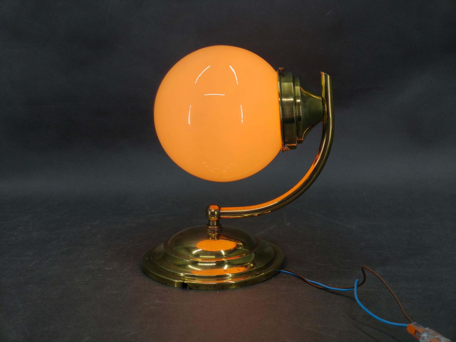 Tsjechische art deco wandlamp van messing en champagneglas, jaren 1930 photo for sale