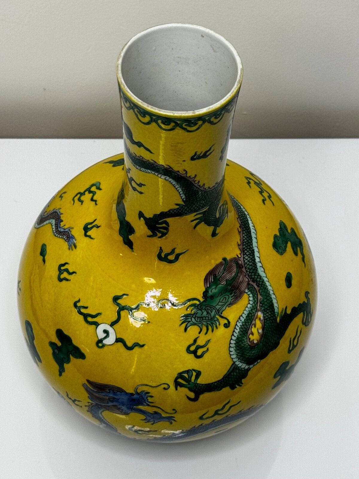 Chinese Qing Porcelain Dragons Yellow Ground Tianqiuping Vase Yongzheng Seal photo furniture