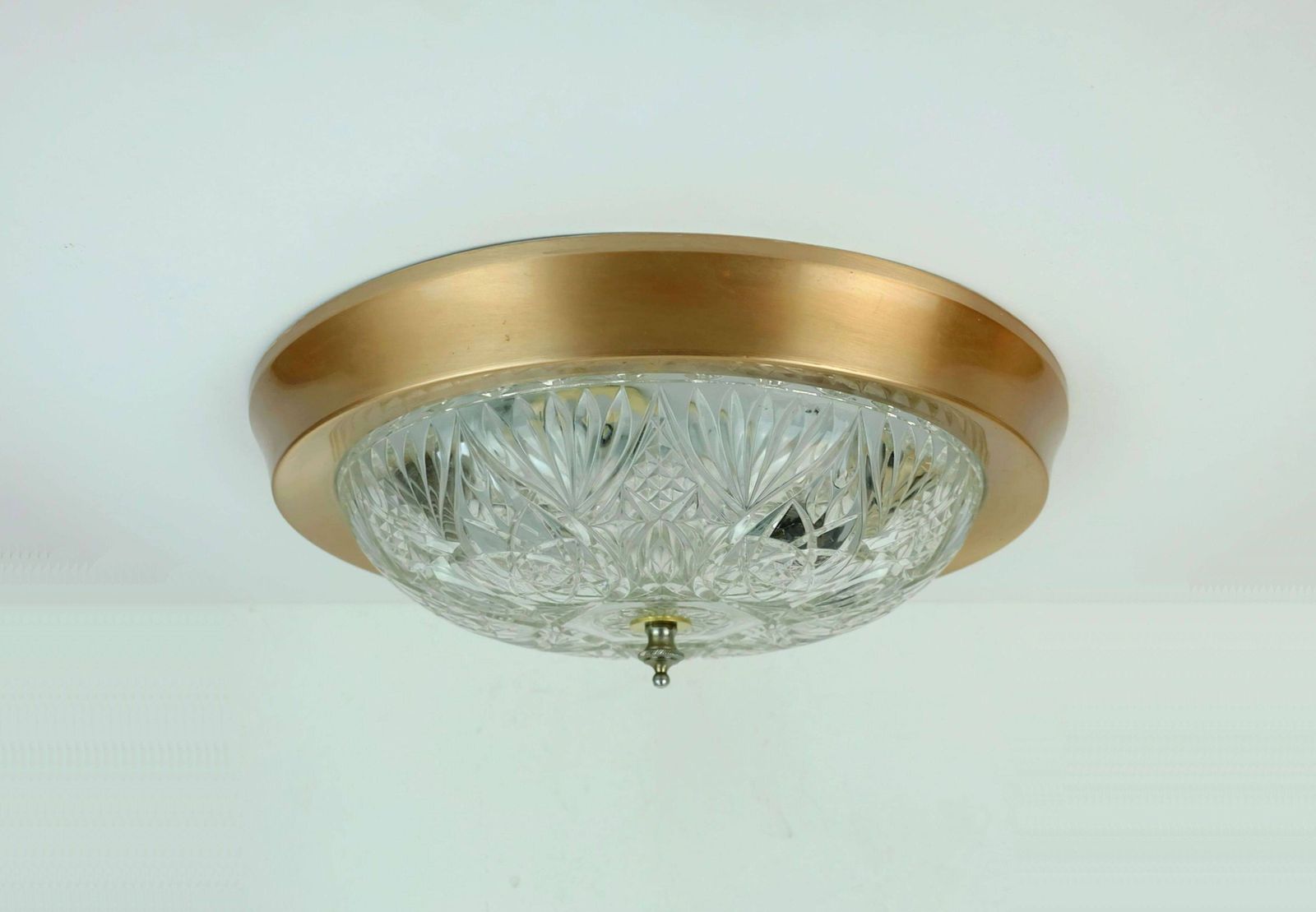 Verlichting Mid-Century plafondlamp, opbouwmontage, gestructureerd glas en aluminium, jaren 1970 photo