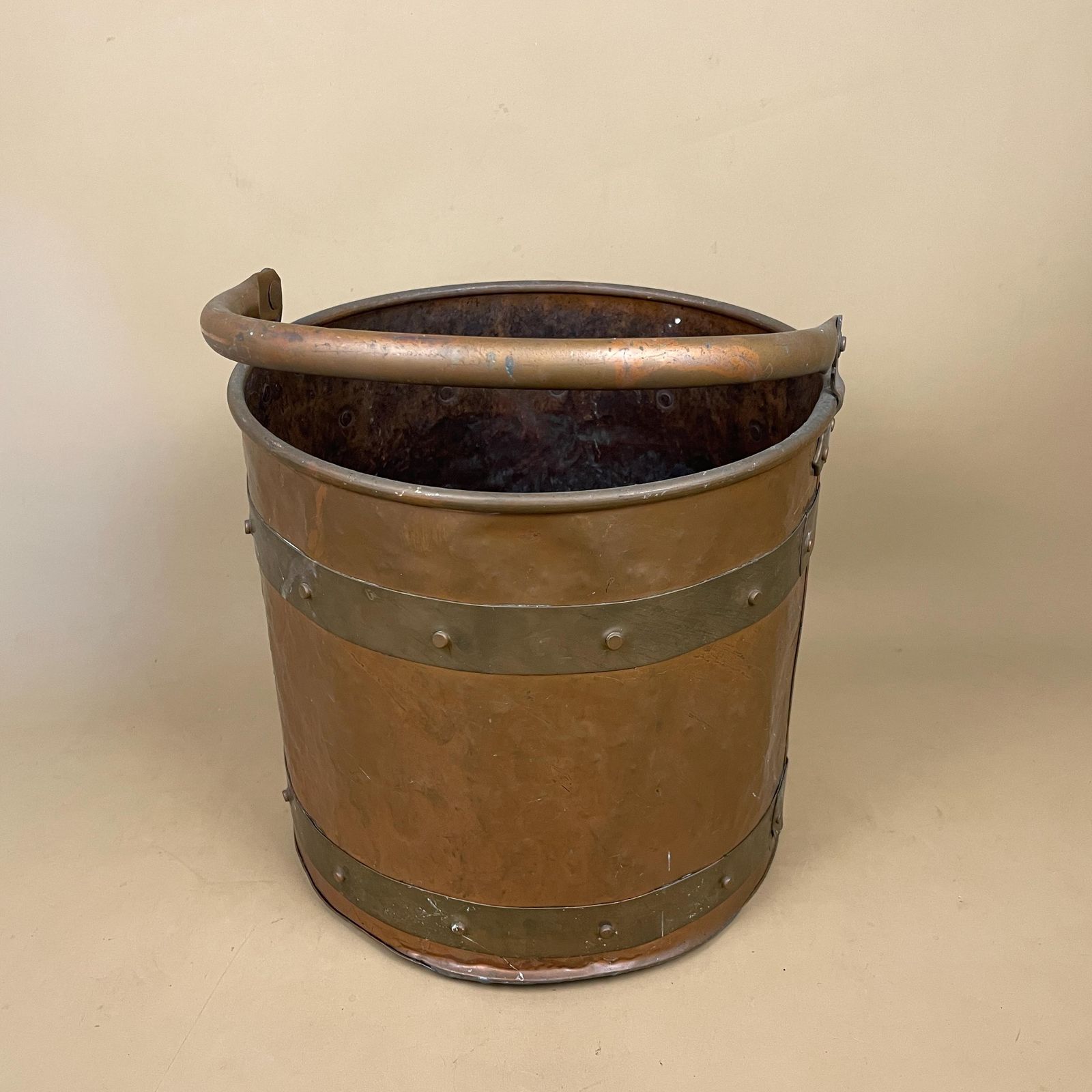 Antique Metal Copper Coal Bucket Gold Brass Handle Fireside Fire Side Scuttle Helmet Cottage Vintage Fireplace Logs Ornate Round Large photo Home Fixtures