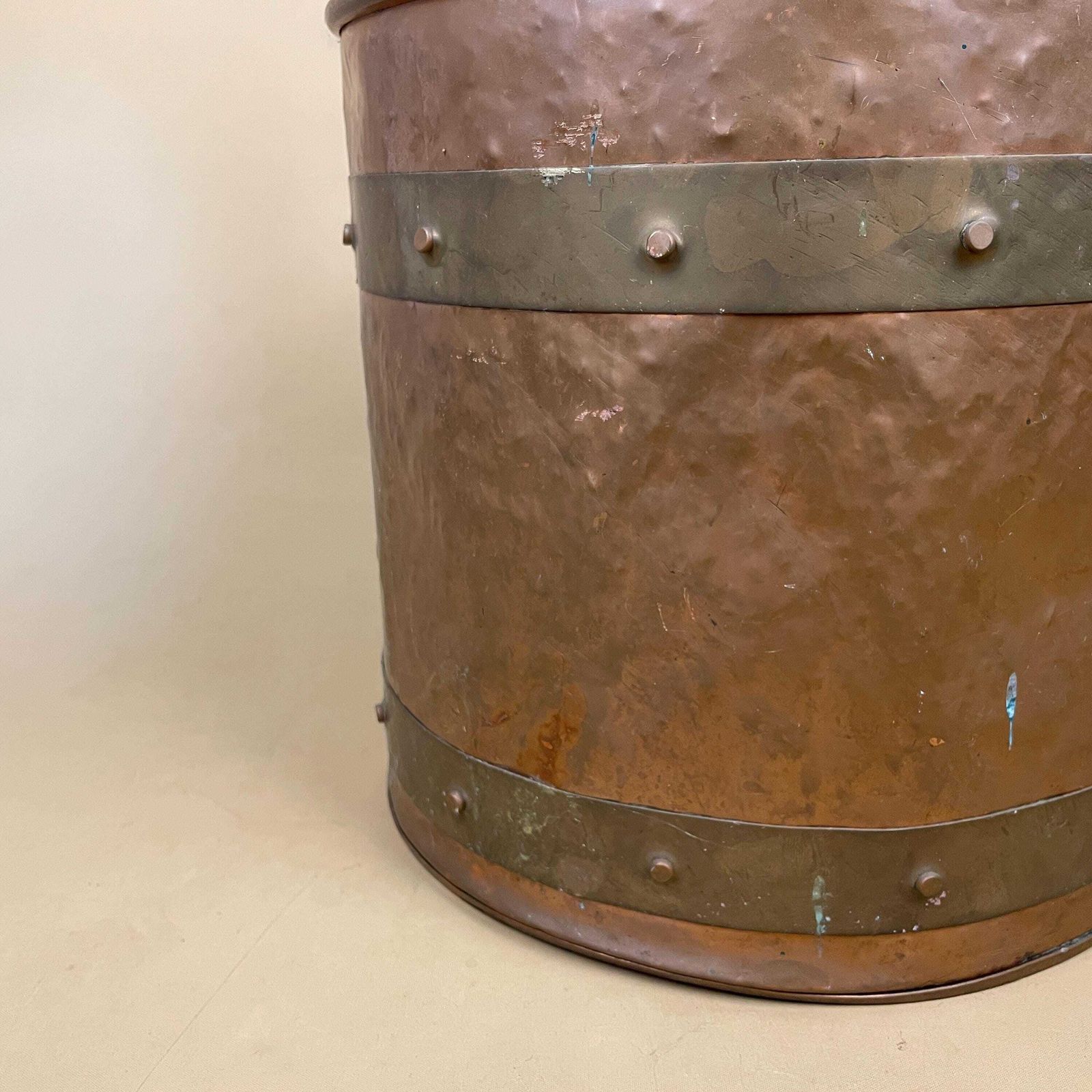 Antique Metal Copper Coal Bucket Gold Brass Handle Fireside Fire Side Scuttle Helmet Cottage Vintage Fireplace Logs Ornate Round Large photo vinterior