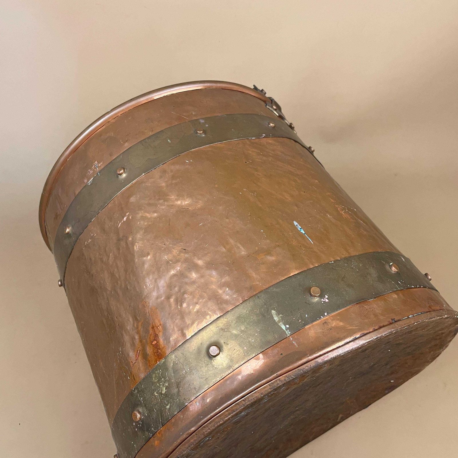 Home Fixtures Antique Metal Copper Coal Bucket Gold Brass Handle Fireside Fire Side Scuttle Helmet Cottage Vintage Fireplace Logs Ornate Round Large photo