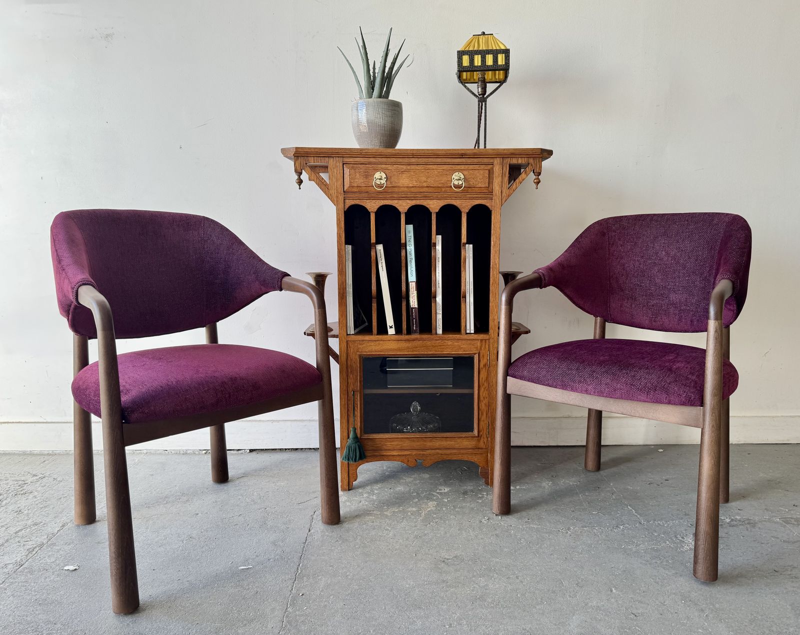 Pair Of Purple Velvet Dining Chairs With Arms By Casa Padrino photo vinterior
