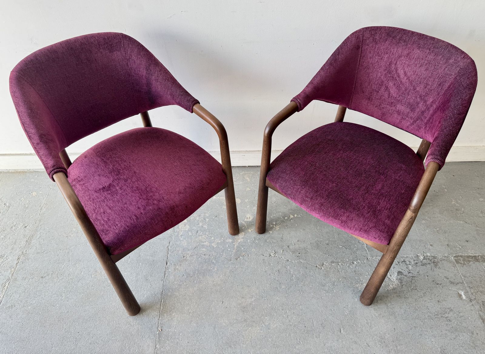 Pair Of Purple Velvet Dining Chairs With Arms By Casa Padrino photo vintage