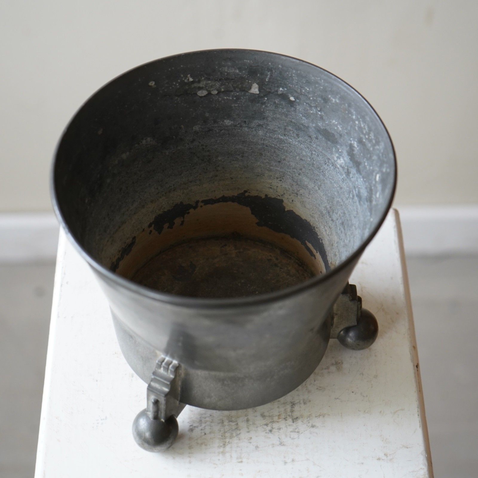 Dutch Art Deco Amsterdam School Pewter Vase By Daalderop, 1920 photo vinterior