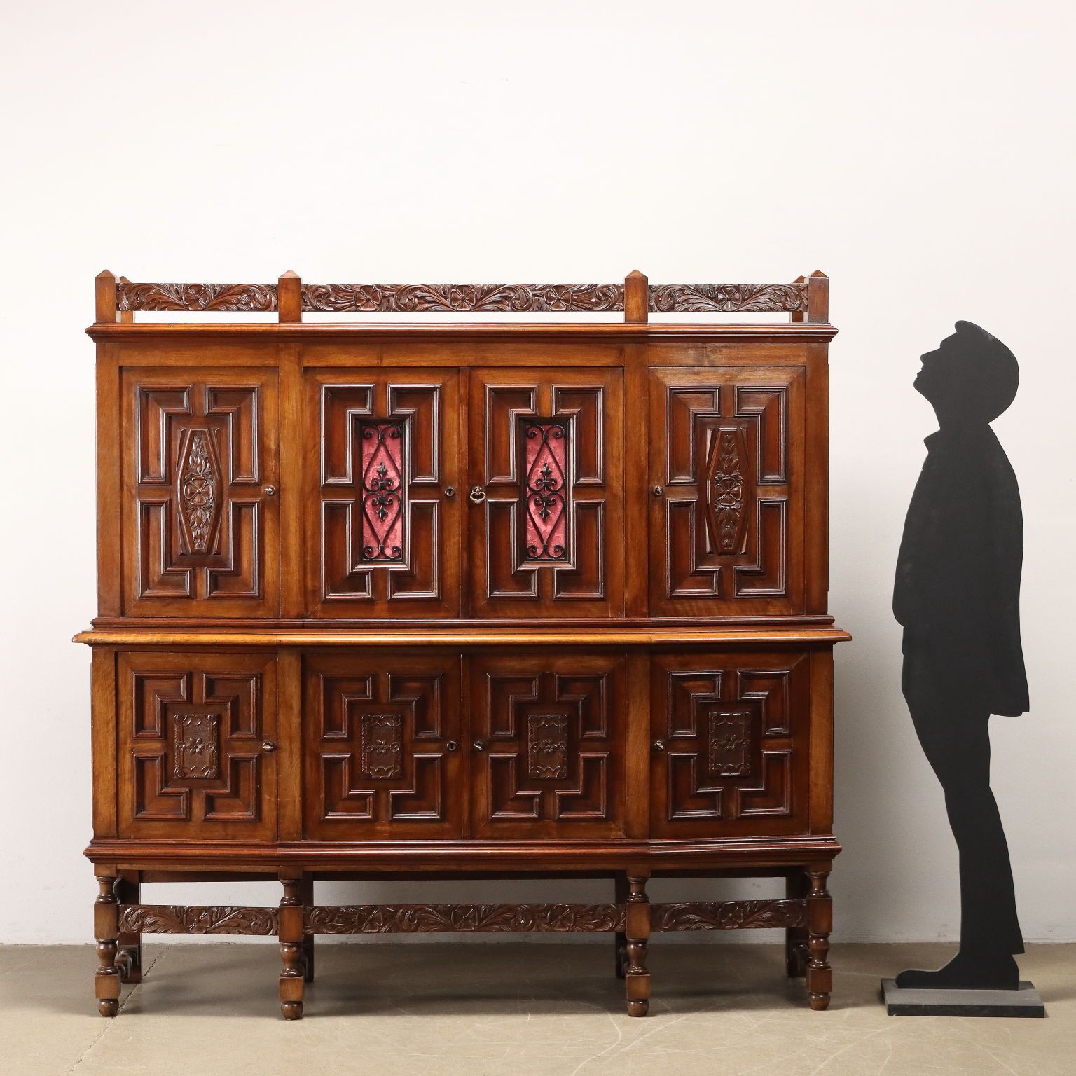 Antieke kast met dubbel bovendeel, mahoniestijl, Italië, 20e eeuw photo furniture