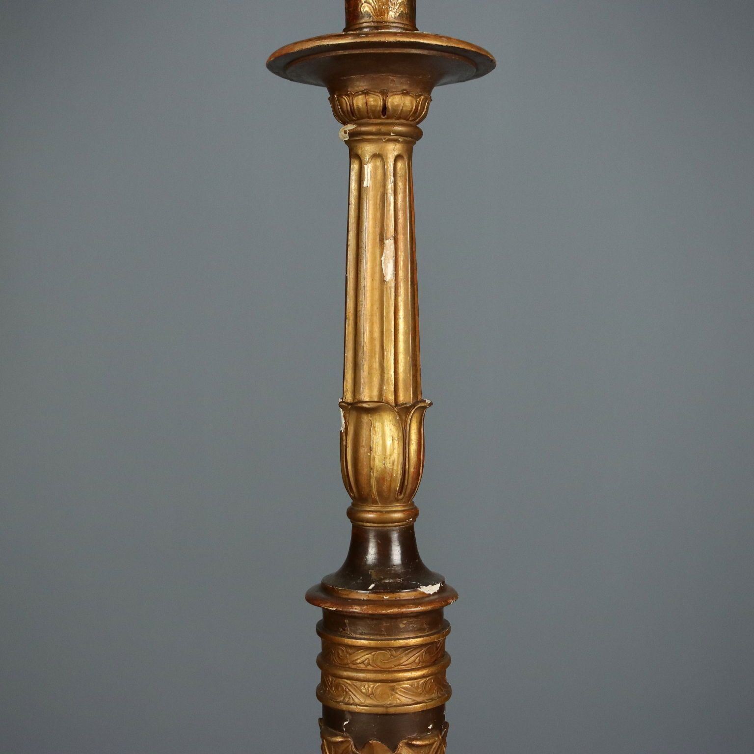890.0 Bougeoir d'époque en bois doré et tissu, Italie, XIXe siècle photo
