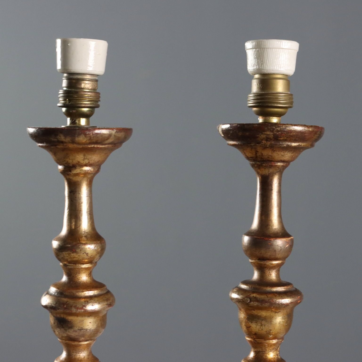 Candélabre d'époque en bois doré sculpté, Italie, XIXe siècle photo for sale