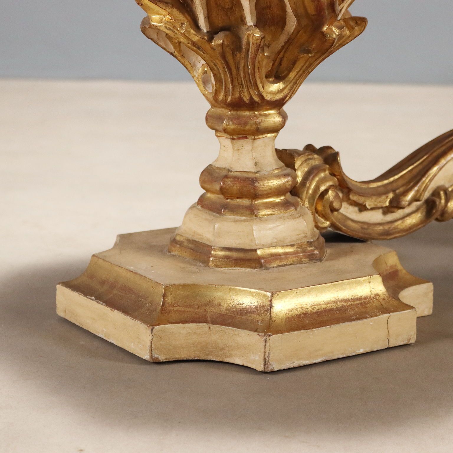 Table centrale de style baroque en bois, XIXe siècle photo buy