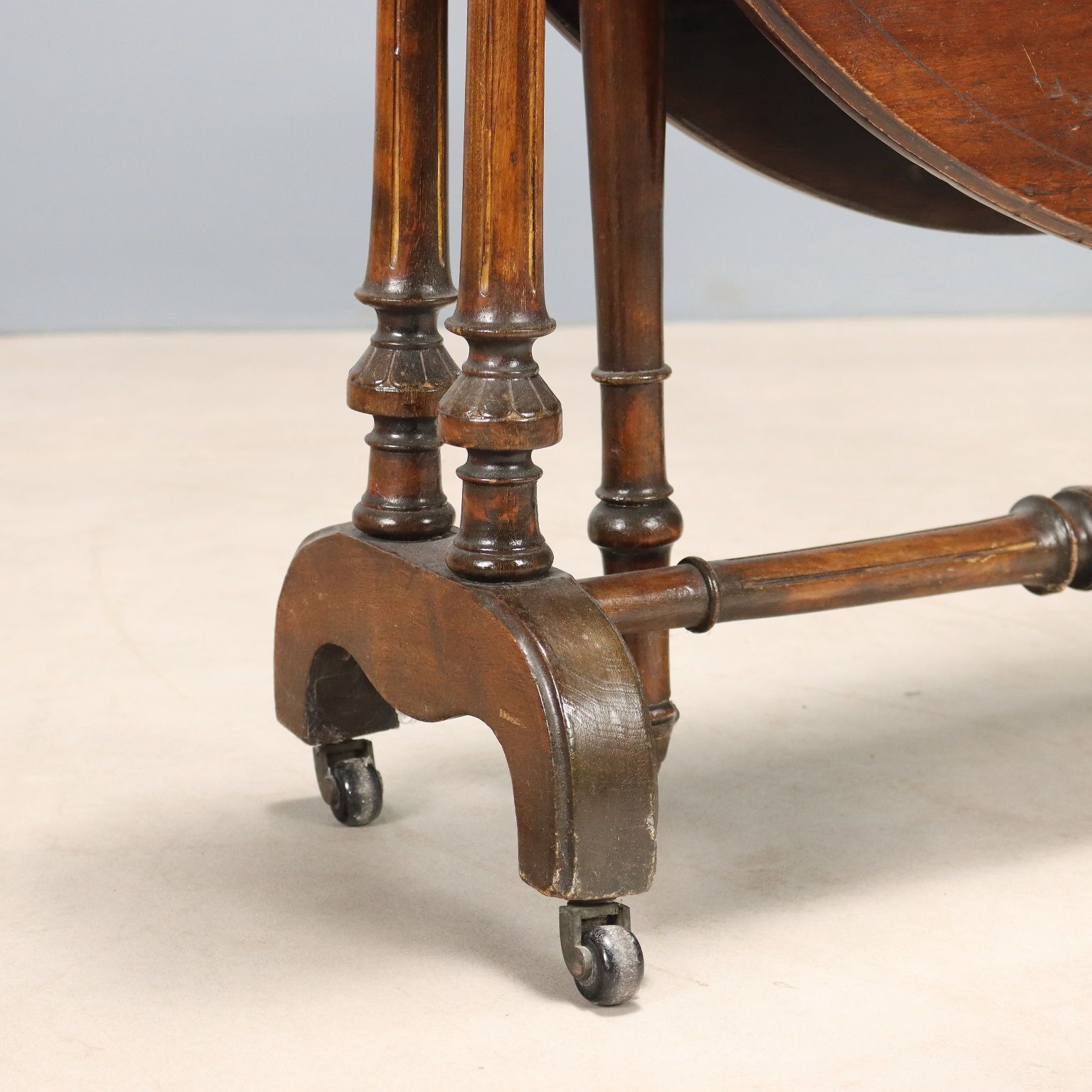 Table d'appoint d'époque en acajou à gravures, Royaume-Uni, XIXe siècle photo vinterior