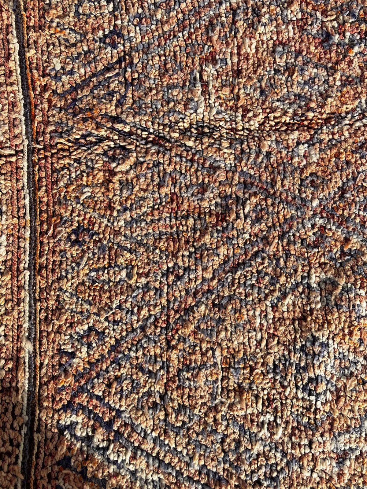 photo furniture Vintage Moroccan Beni M’guild Rug 190x290 Cm – Authentic Handwoven Wool Berber Rug From The Atlas Mountains