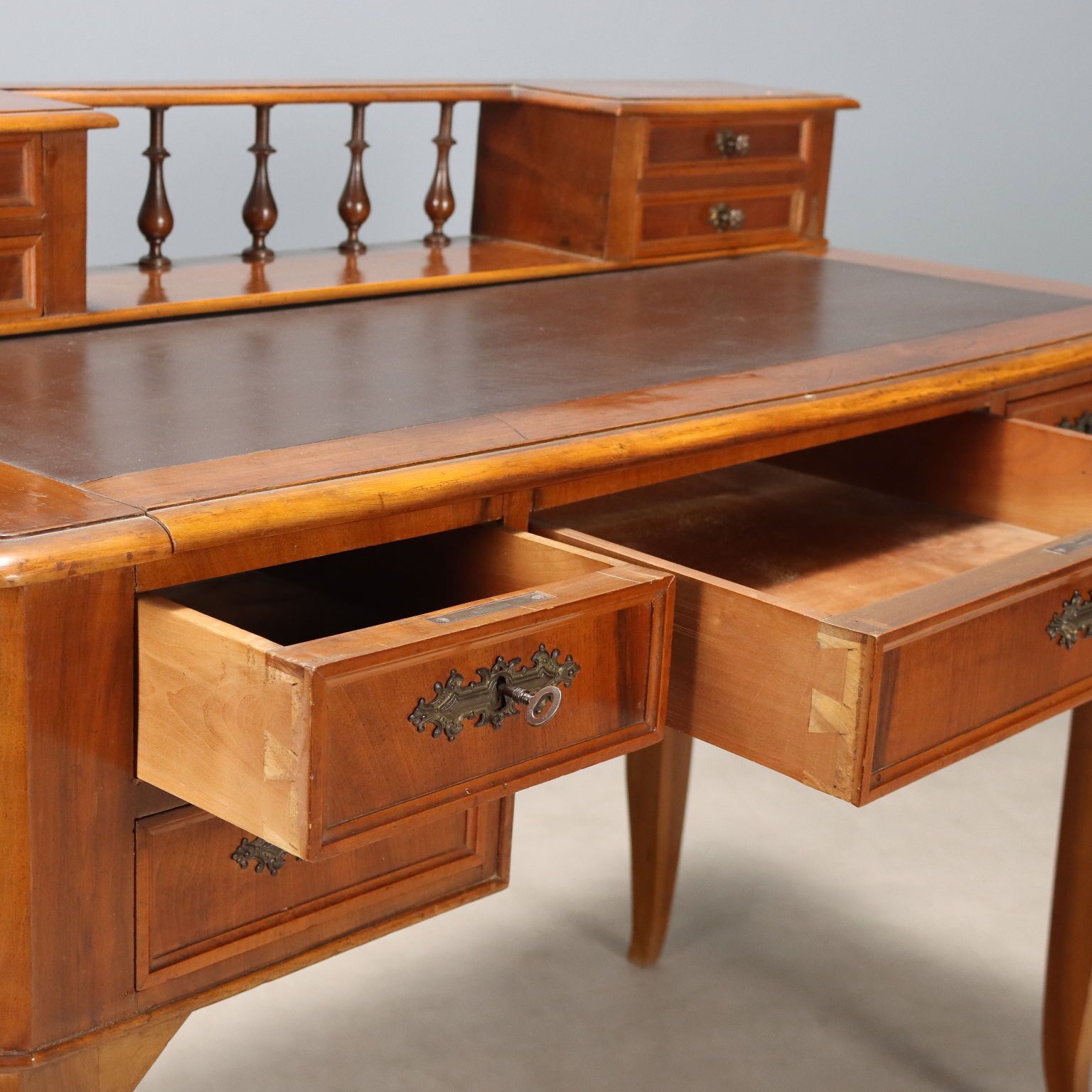 Antique Desk Umbertino Walnut Leather Drawers XIX Century photo Furniture