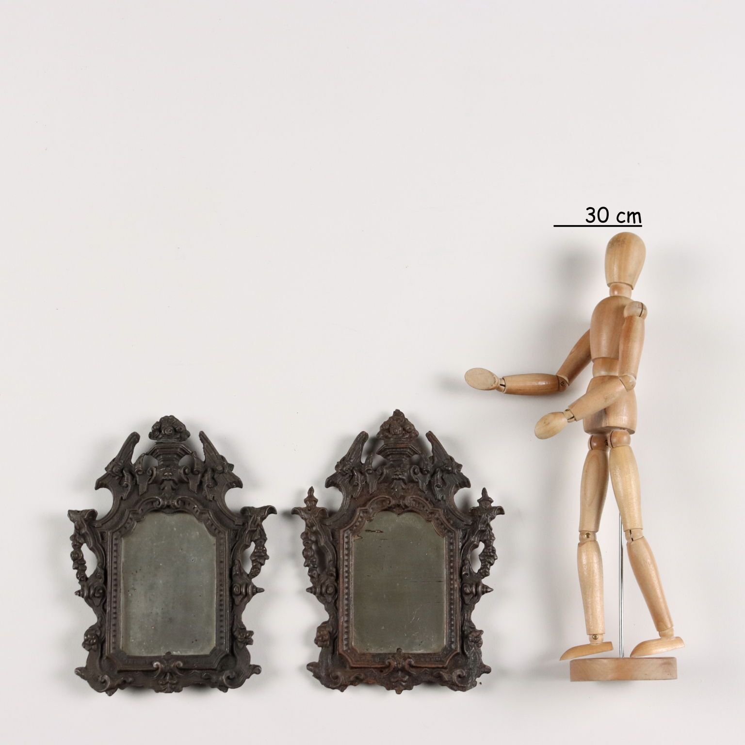 Neo Renaissance metalen lijsten Europa 19e eeuw 20e eeuw photo furniture