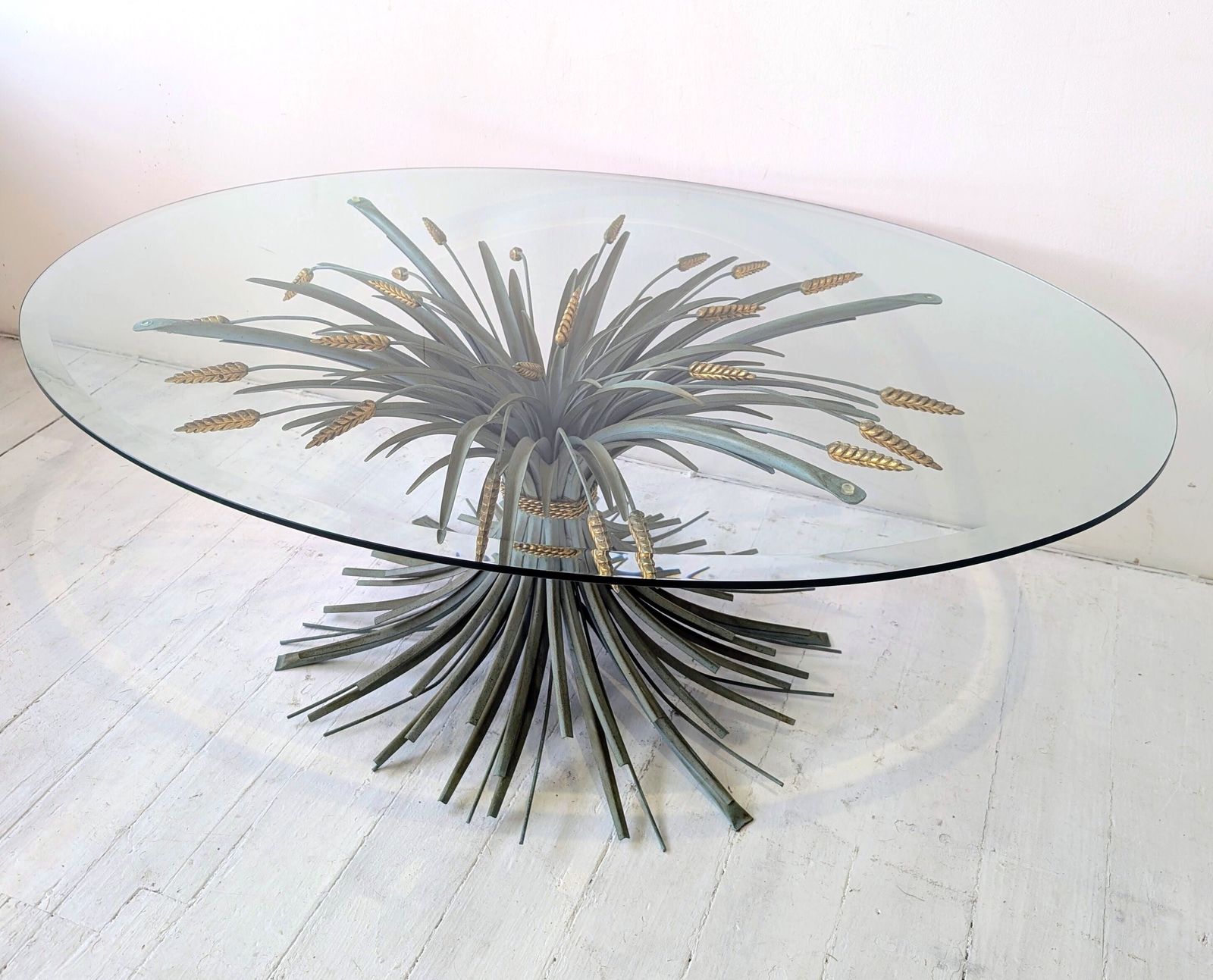 photo vintage Vintage Coco Chanel Italian Wheatsheaf Verdigris & Gold Coffee Table 1960s
