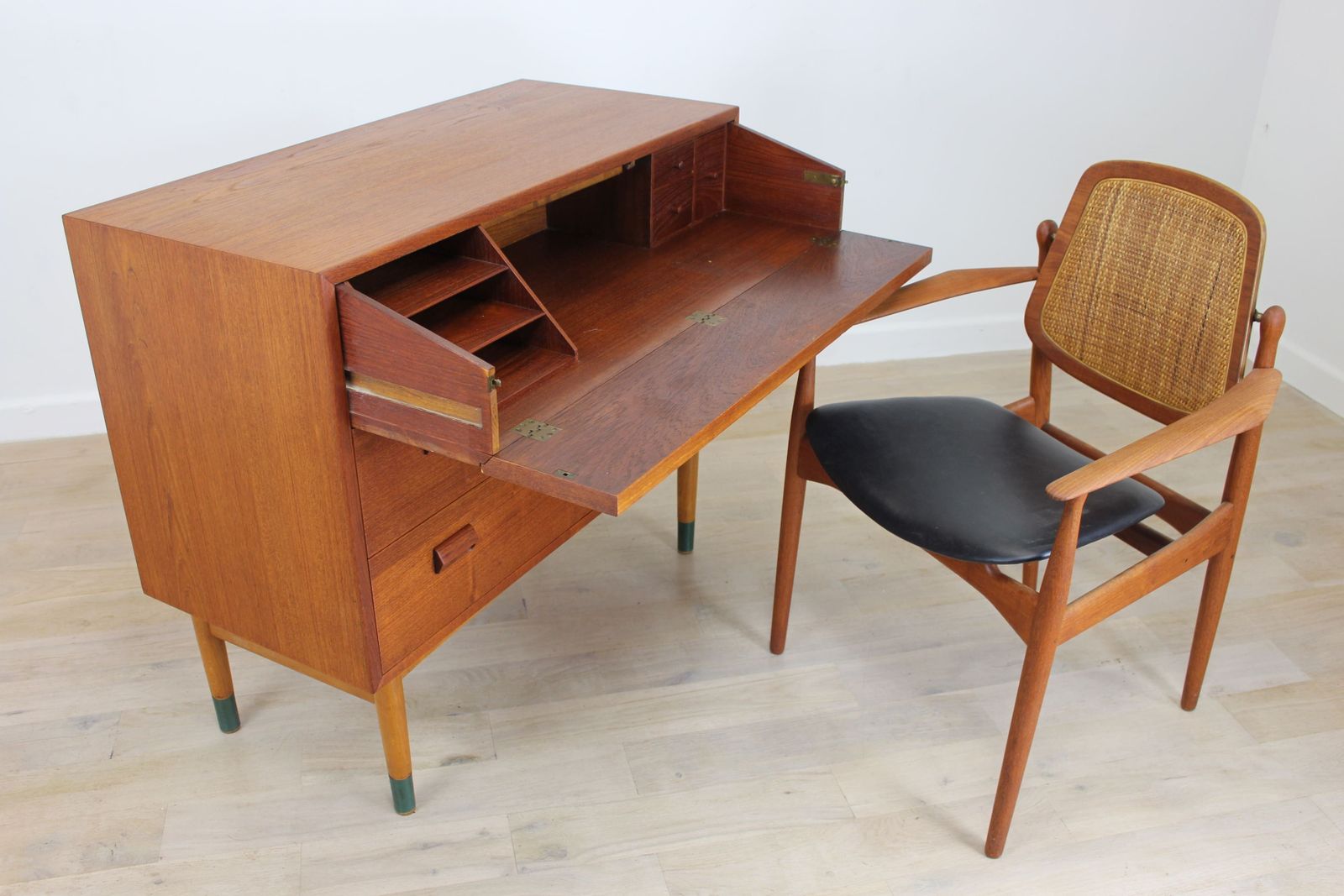 Early 1960’s Borge Mogensen Teak Dressing / Secretaire Chest photo vinterior