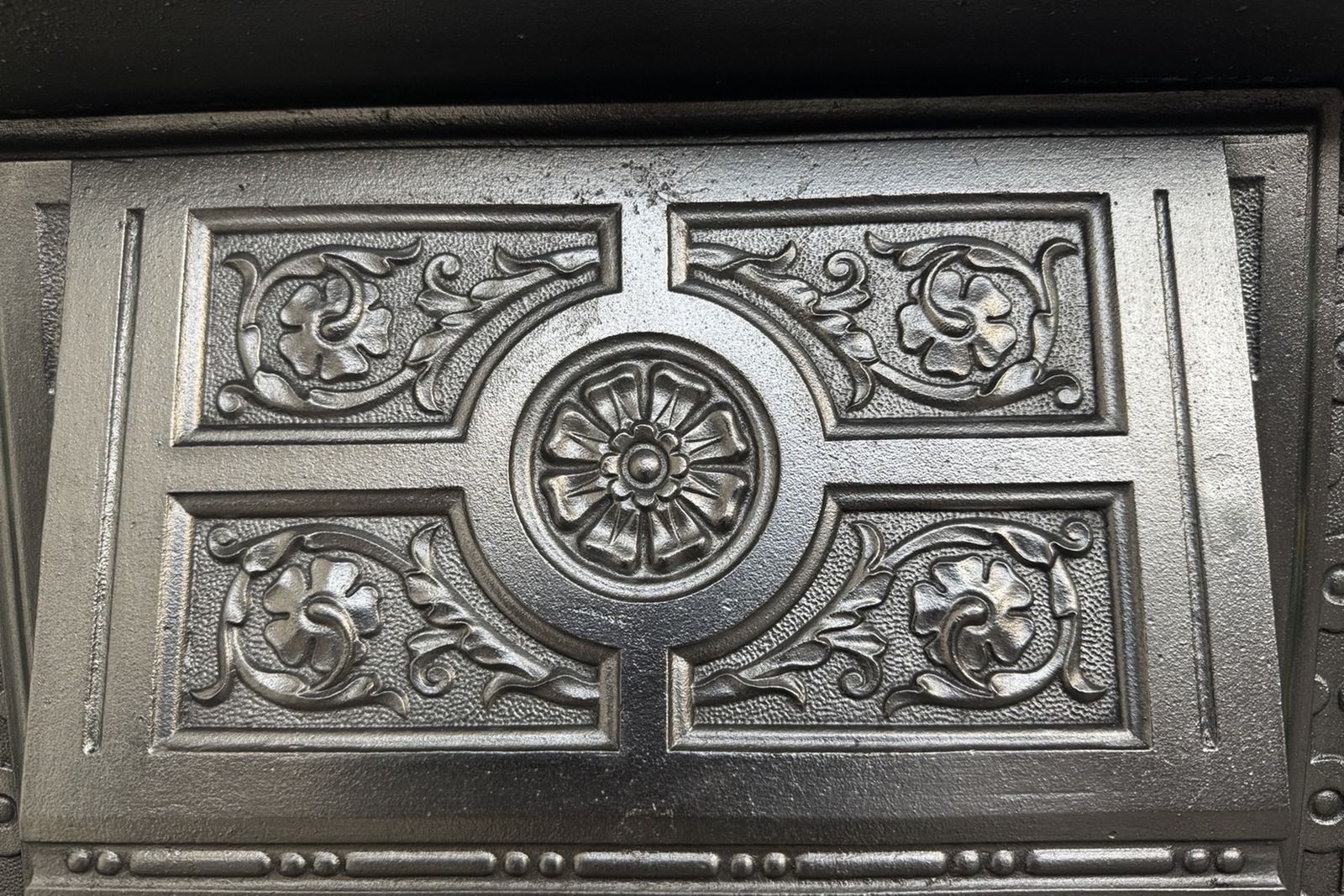 Reclaimed Victorian 19th Century Cast Iron Fireplace Grate photo 1145.0