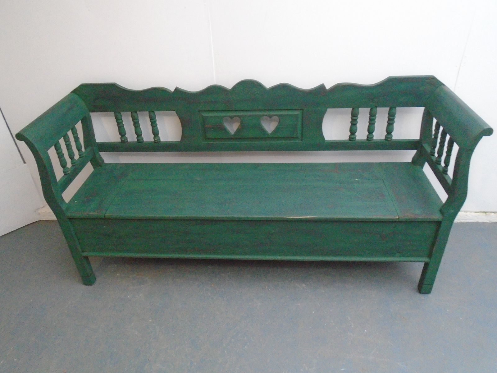 A Green & Black Heart Motif Antique Pine 3 Seater Bench photo vinterior