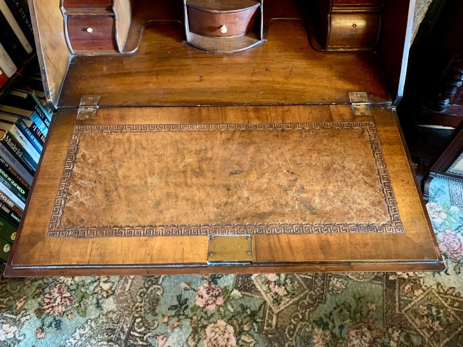 Antique Walnut Bureau Queen Anne Style, Working Key Burr Walnut Country House photo 295.0