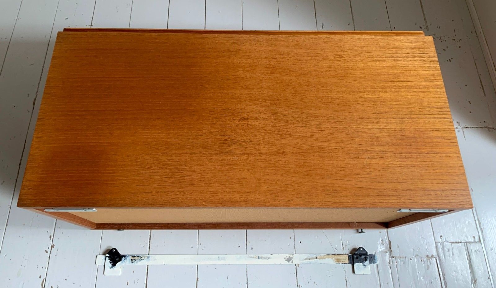 photo vinterior Mid Century Teak Beaver & Tapley 33 Wall Mounted Bureau / Desk / Cabinet