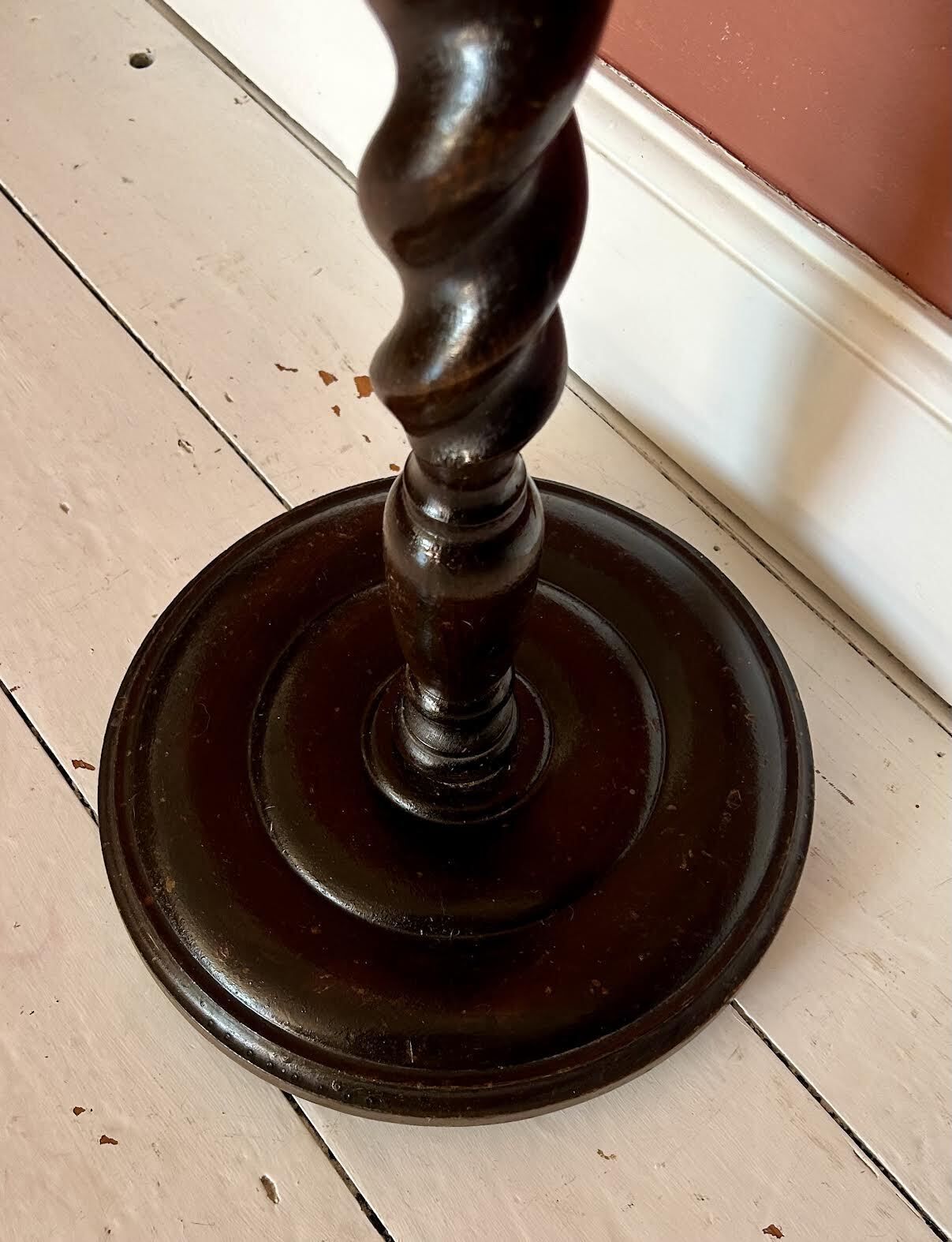 Barley Twist Wooden Floor / Standard Lamp photo Lighting