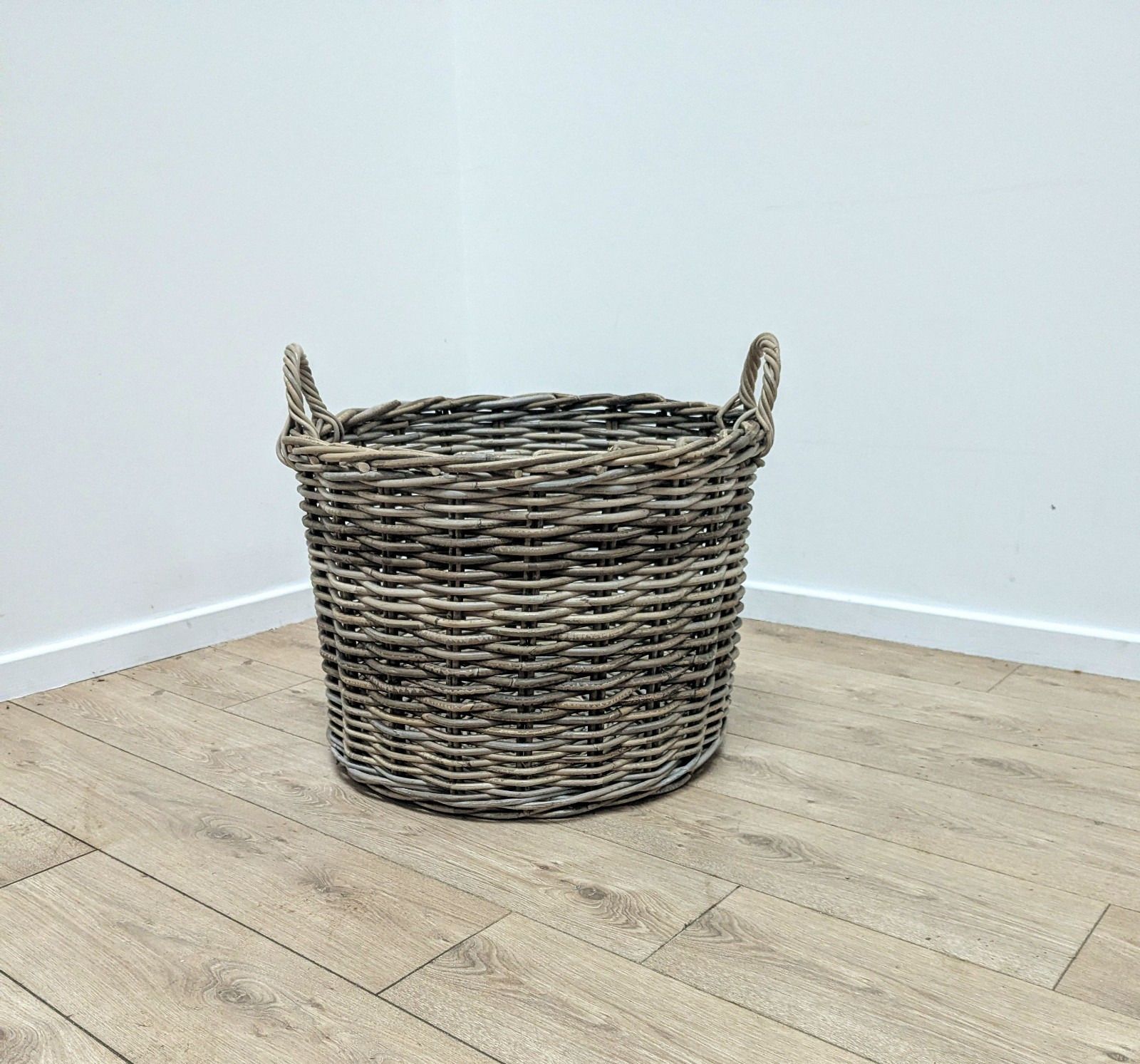 Grand panier de rangement en osier de style vintage, livraison disponible 0283.