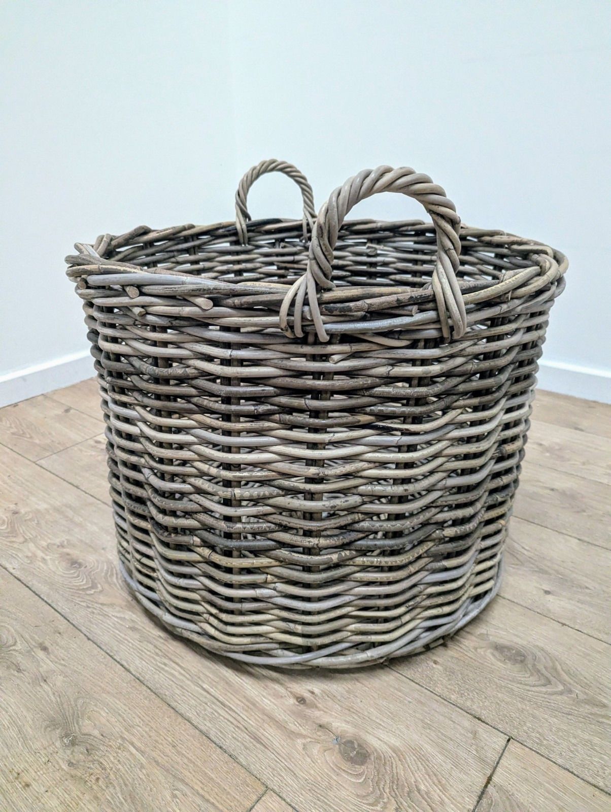 Grand panier de rangement en osier de style vintage, livraison disponible 0283. photo 95.0