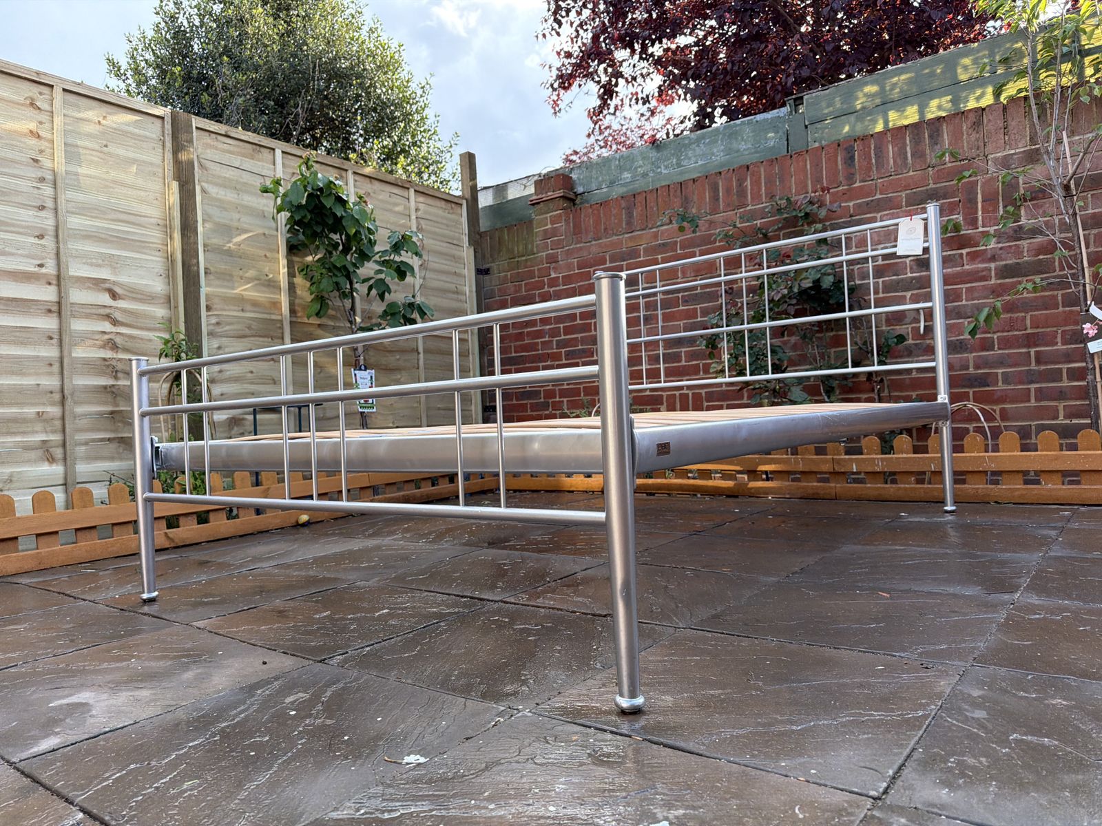 275.0 Pretty “The Original Bed Company” Milano Iron / Metal Double Size Frame, Great Condition photo