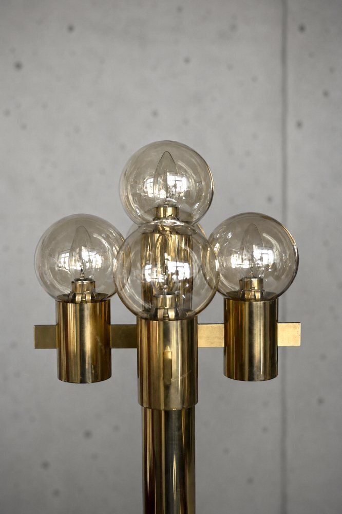 photo furniture Mid-Century Scandinavian Modern sculptural gouden vloerlamp van Hans Agne Jakobsson voor Hans Agne Jakobsson AB, jaren 1970