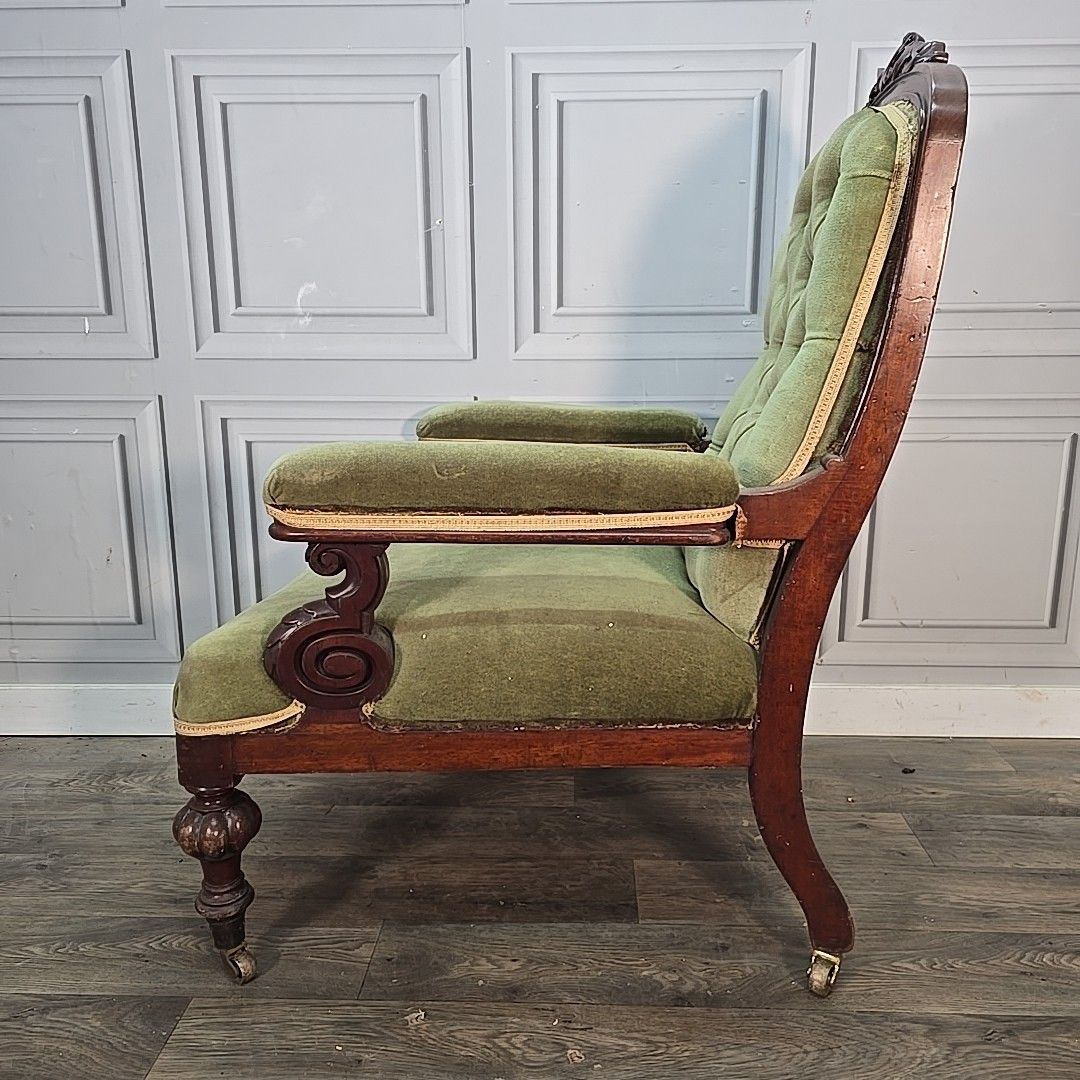 photo vintage Antique Victorian Upholstered Armchair Solid Hardwood Button Back Nursing Chair