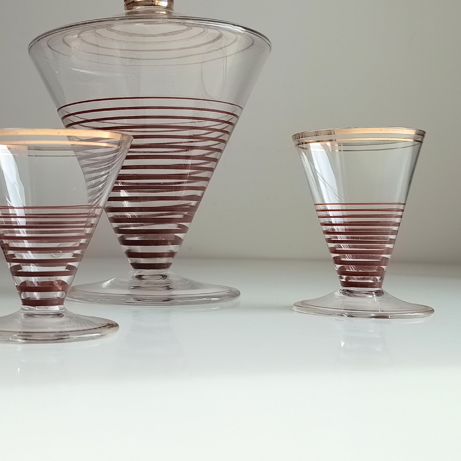 Atomic cocktailset, spiraalvormige omgekeerde conus karaf en 3 glazen, Mcm Bohemia jaren 1950 photo 95.0