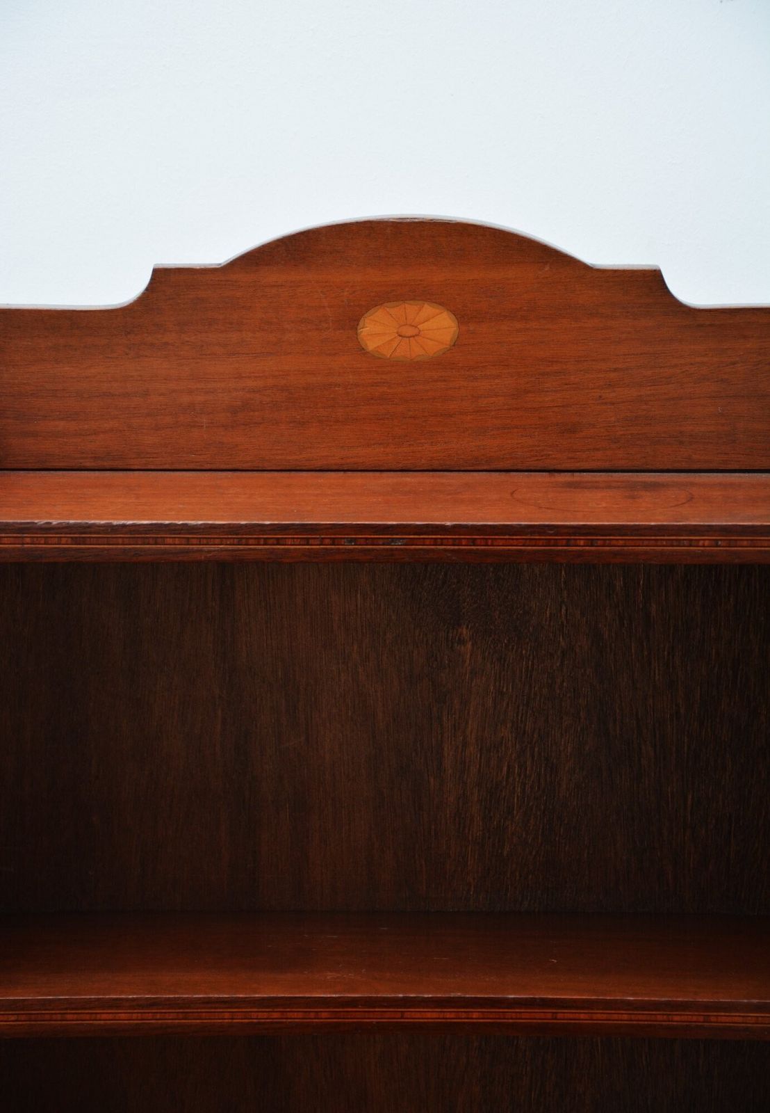 photo vintage Slim Mahogany And Inlaid Open Bookcase C1900s