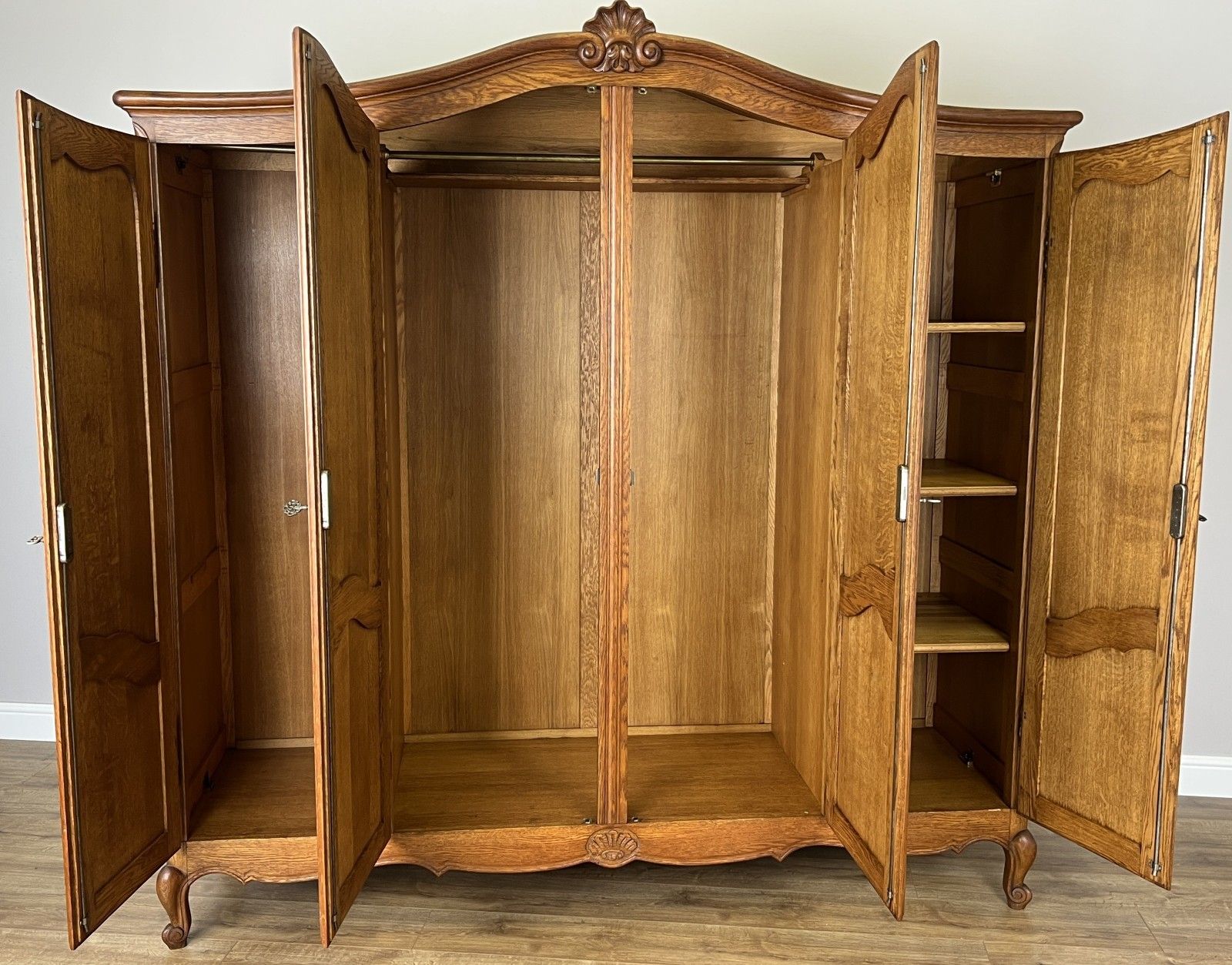 photo vinterior Wardrobe Vintage French Louis XVI Style Four Door Oak Carved Armoire Lot 6080