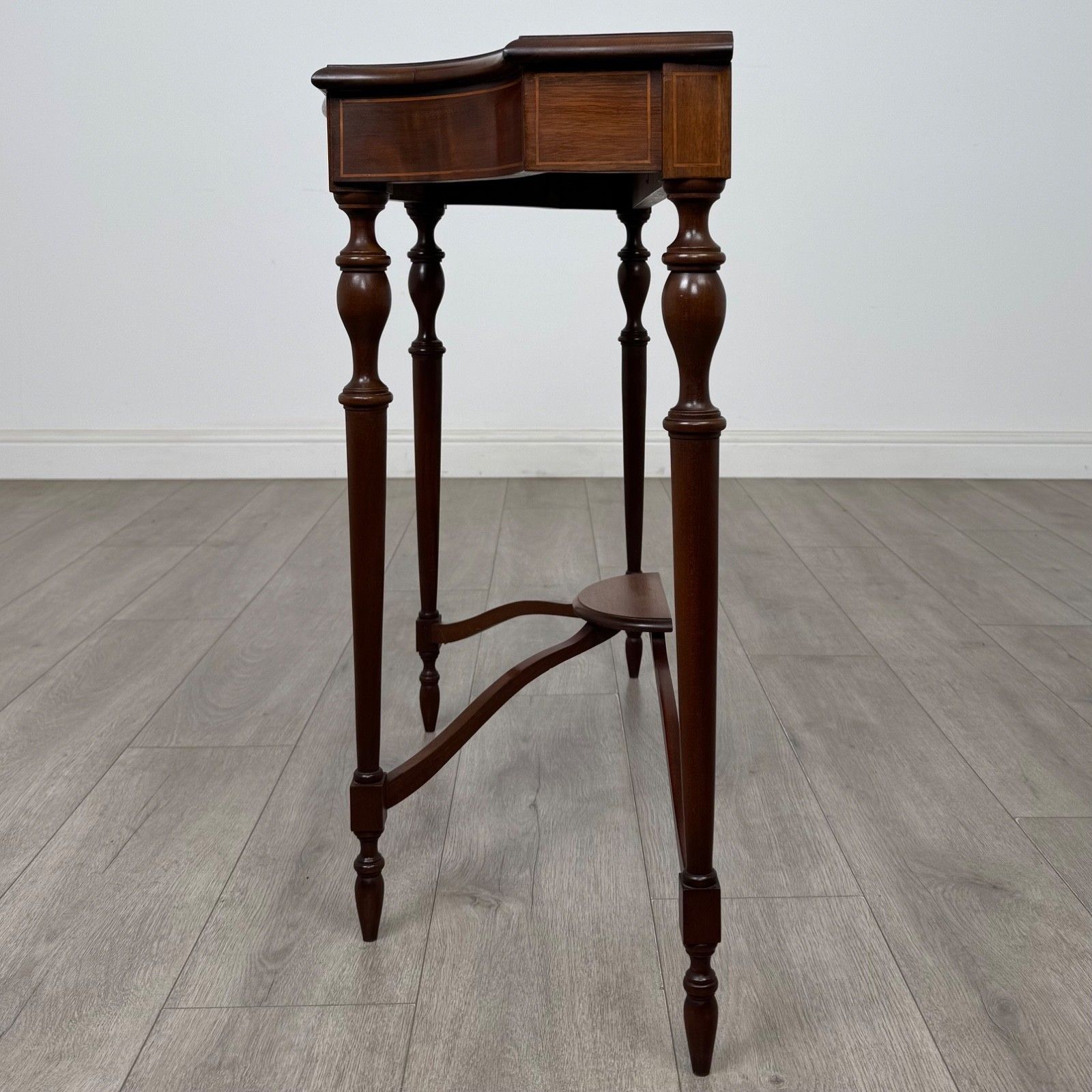 Antique 20th Century Serpentine Side Table In Mahogany ( Af 5646 ) photo for sale