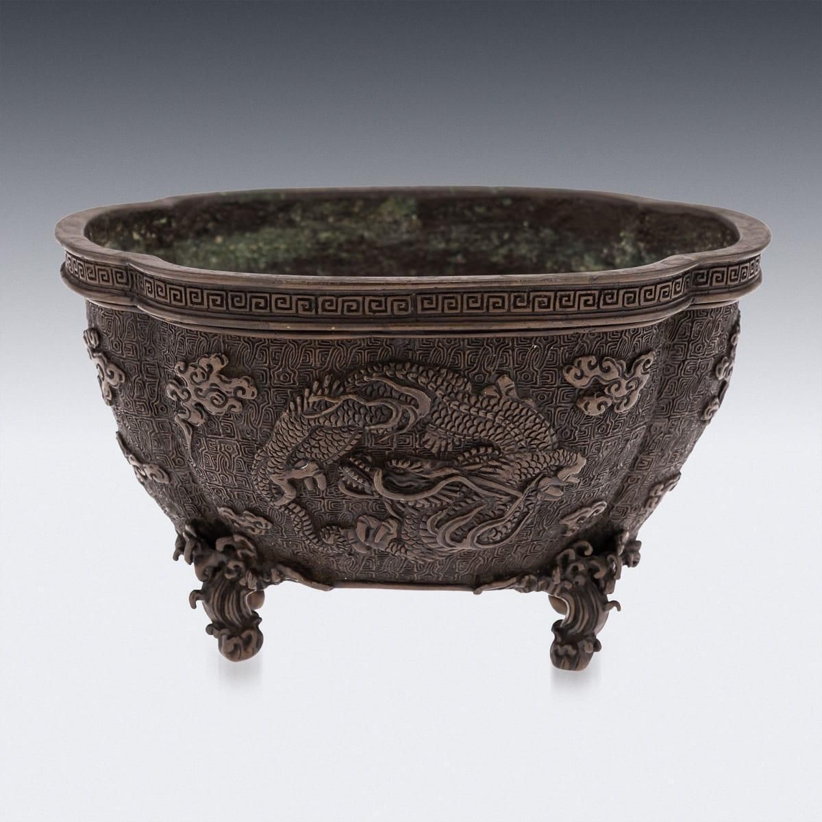 Antique 19thc Japanese Bronze Vessel In The Style Of The 17thc Edo Period photo 761.0
