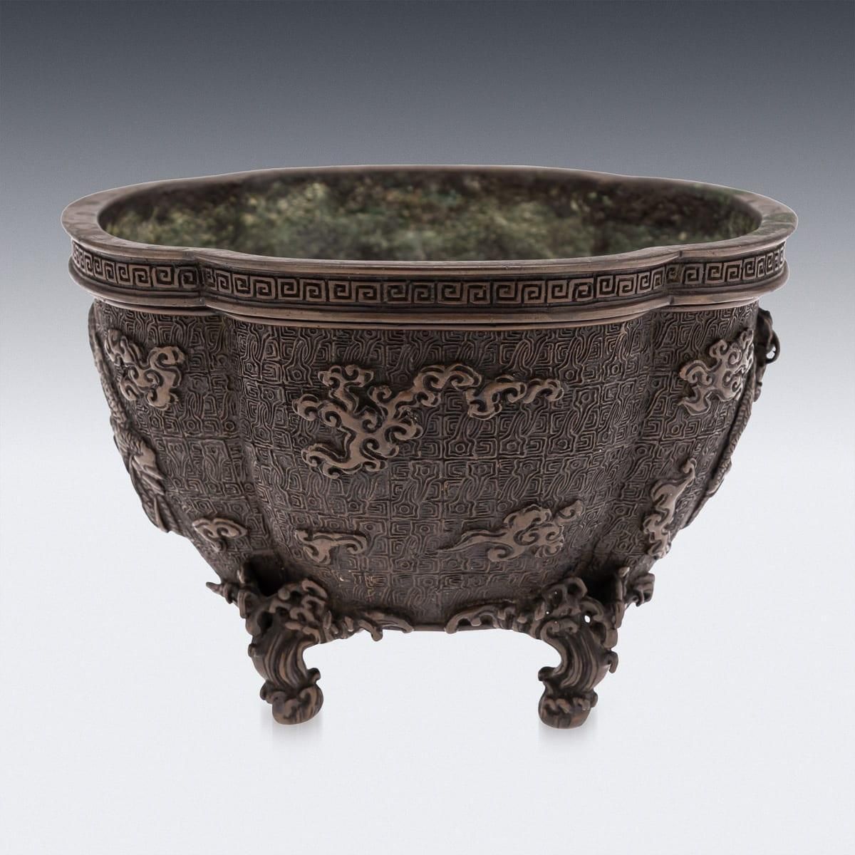 Antique 19thc Japanese Bronze Vessel In The Style Of The 17thc Edo Period photo vinterior